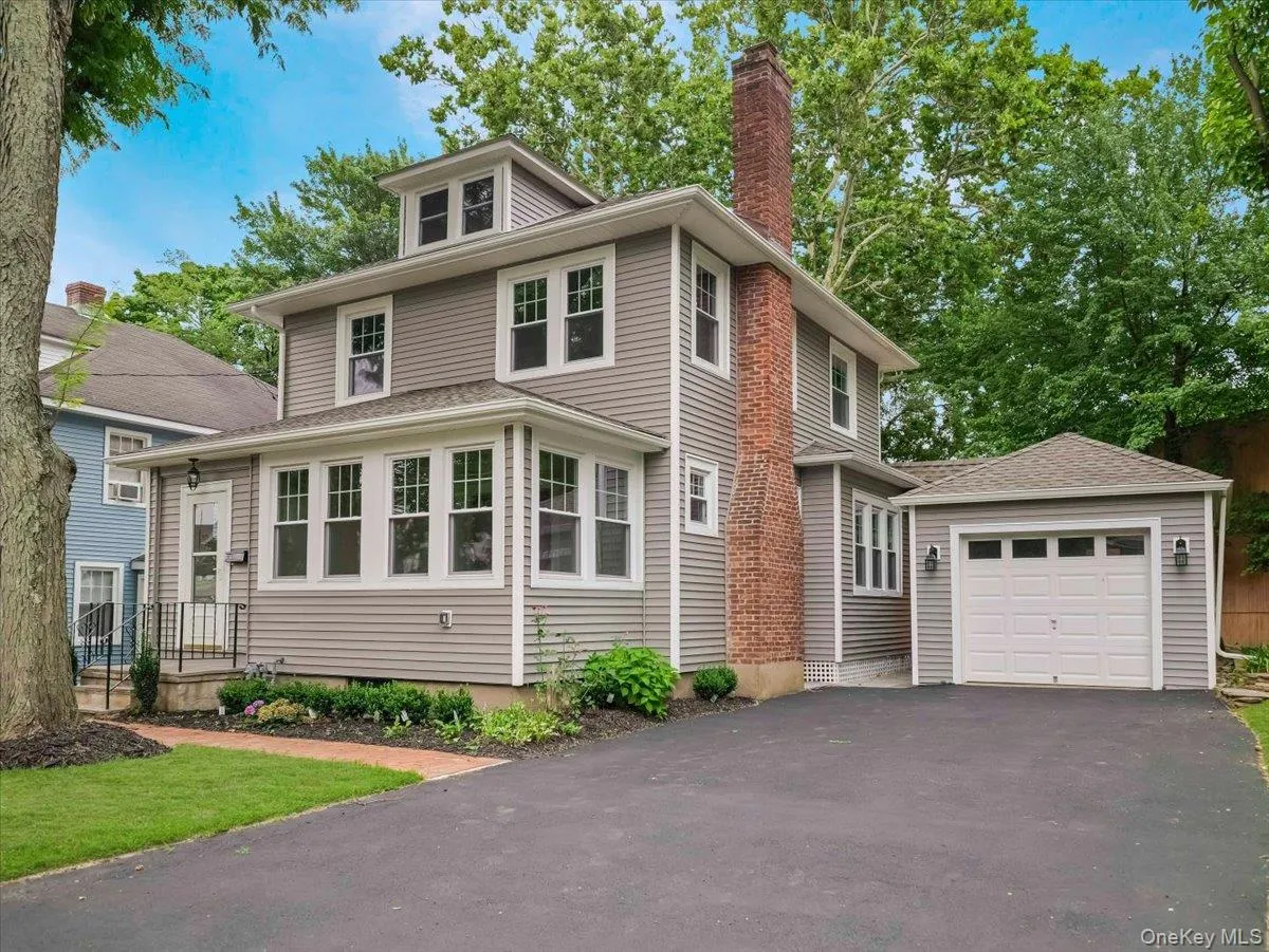 121 Clinton Avenue, Orangetown, NY, 3 Bedrooms Bedrooms, 11 Rooms Rooms,1 BathroomBathrooms,Residential Lease,For Rent,Clinton,0,1039901 121 Clinton Avenue, Orangetown, NY, 3 Bedrooms Bedrooms, 11 Rooms Rooms,1 BathroomBathrooms,Residential Lease,For Rent,Clinton,0,1039901