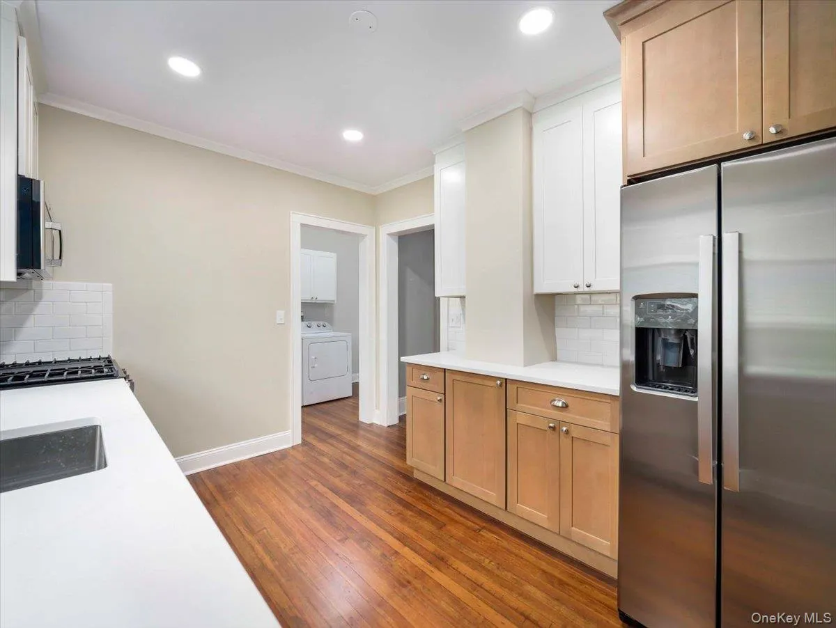 121 Clinton Avenue, Orangetown, NY, 3 Bedrooms Bedrooms, 11 Rooms Rooms,1 BathroomBathrooms,Residential Lease,For Rent,Clinton,0,1039901 121 Clinton Avenue, Orangetown, NY, 3 Bedrooms Bedrooms, 11 Rooms Rooms,1 BathroomBathrooms,Residential Lease,For Rent,Clinton,0,1039901
