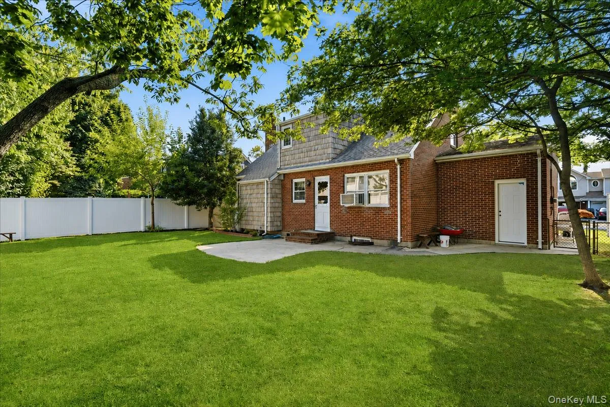 68 Roy Avenue, Oyster Bay, NY, 4 Bedrooms Bedrooms, 7 Rooms Rooms,2 BathroomsBathrooms,Residential,For Rent,Roy,0,1039907 68 Roy Avenue, Oyster Bay, NY, 4 Bedrooms Bedrooms, 7 Rooms Rooms,2 BathroomsBathrooms,Residential,For Rent,Roy,0,1039907