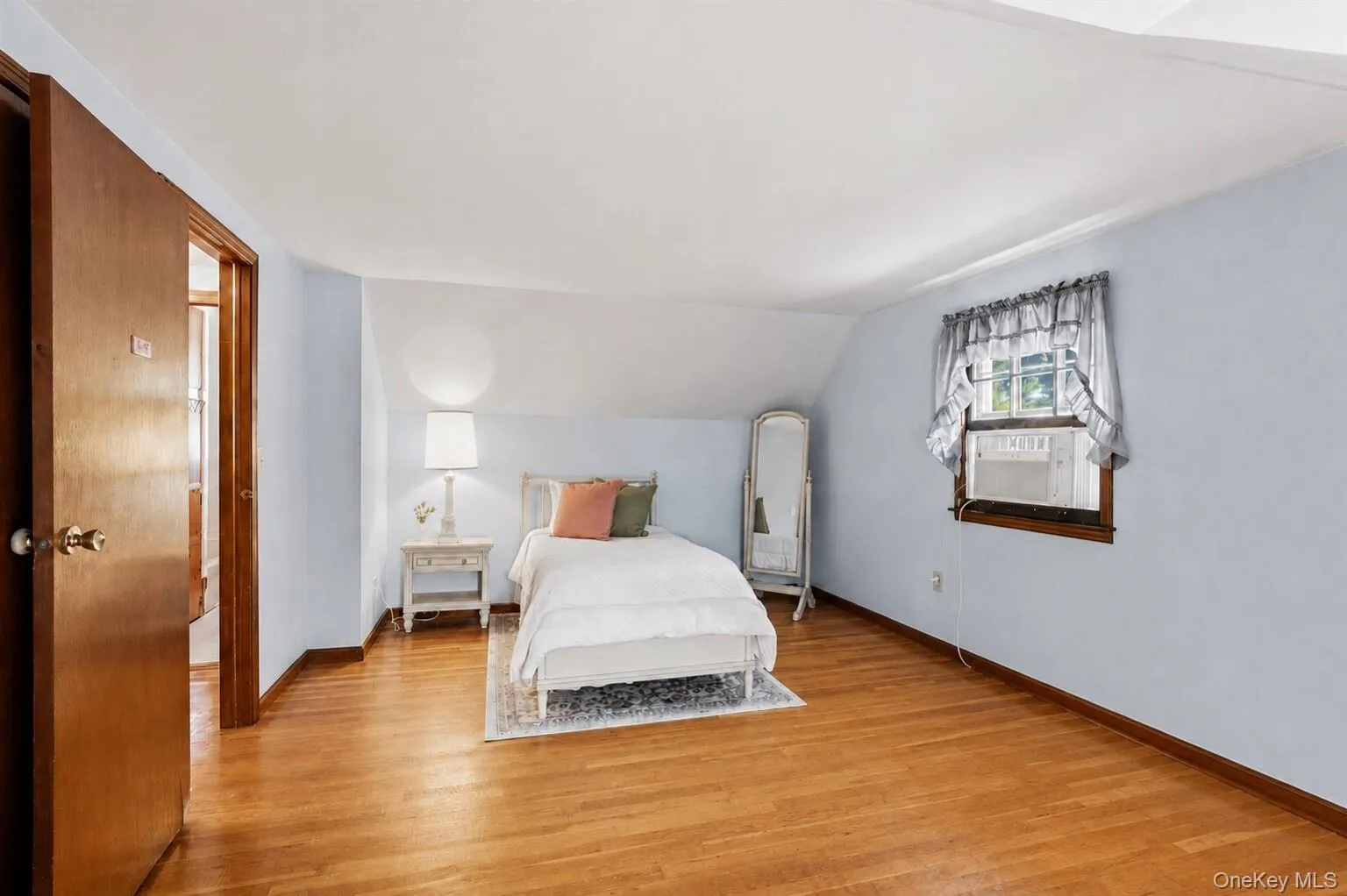 68 Roy Avenue, Oyster Bay, NY, 4 Bedrooms Bedrooms, 7 Rooms Rooms,2 BathroomsBathrooms,Residential,For Rent,Roy,0,1039907 68 Roy Avenue, Oyster Bay, NY, 4 Bedrooms Bedrooms, 7 Rooms Rooms,2 BathroomsBathrooms,Residential,For Rent,Roy,0,1039907