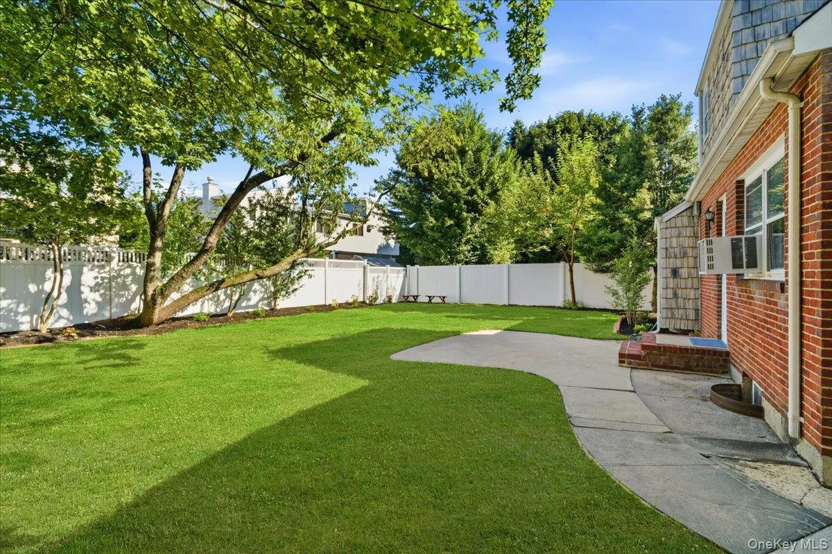 68 Roy Avenue, Oyster Bay, NY, 4 Bedrooms Bedrooms, 7 Rooms Rooms,2 BathroomsBathrooms,Residential,For Rent,Roy,0,1039907 68 Roy Avenue, Oyster Bay, NY, 4 Bedrooms Bedrooms, 7 Rooms Rooms,2 BathroomsBathrooms,Residential,For Rent,Roy,0,1039907