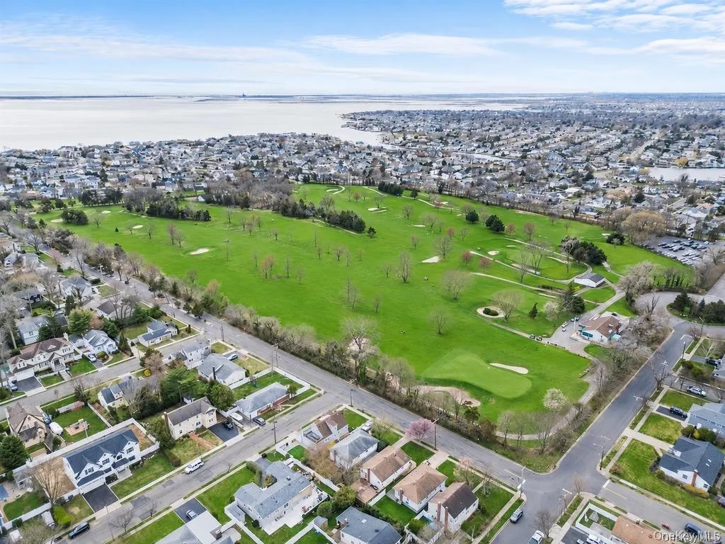 68 Roy Avenue, Oyster Bay, NY, 4 Bedrooms Bedrooms, 7 Rooms Rooms,2 BathroomsBathrooms,Residential,For Rent,Roy,0,1039907 68 Roy Avenue, Oyster Bay, NY, 4 Bedrooms Bedrooms, 7 Rooms Rooms,2 BathroomsBathrooms,Residential,For Rent,Roy,0,1039907
