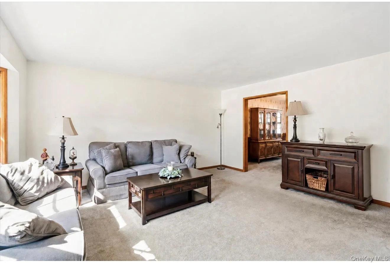 68 Roy Avenue, Oyster Bay, NY, 4 Bedrooms Bedrooms, 7 Rooms Rooms,2 BathroomsBathrooms,Residential,For Rent,Roy,0,1039907 68 Roy Avenue, Oyster Bay, NY, 4 Bedrooms Bedrooms, 7 Rooms Rooms,2 BathroomsBathrooms,Residential,For Rent,Roy,0,1039907