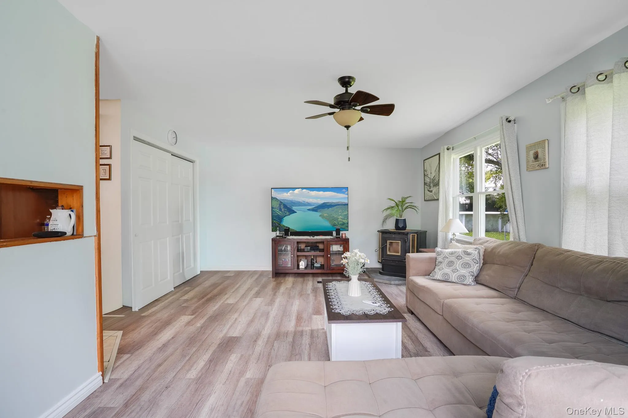 8 Hampton Road, Poughkeepsie (town), NY, 5 Bedrooms Bedrooms, 13 Rooms Rooms,3 BathroomsBathrooms,Residential,For Rent,Hampton,0,1039910 8 Hampton Road, Poughkeepsie (town), NY, 5 Bedrooms Bedrooms, 13 Rooms Rooms,3 BathroomsBathrooms,Residential,For Rent,Hampton,0,1039910