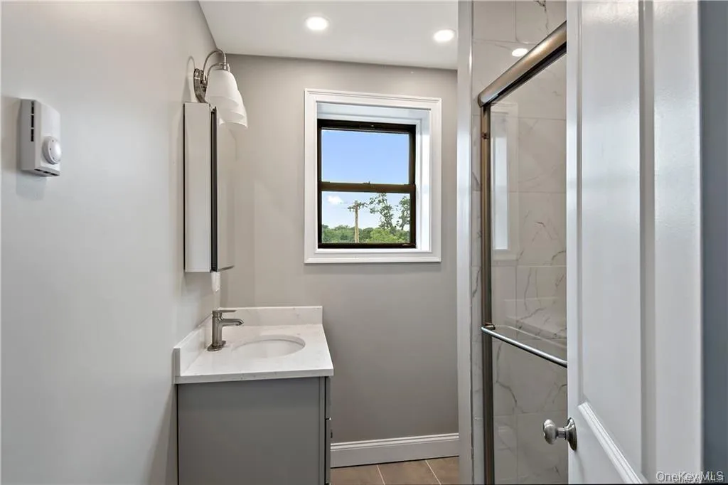 full bathroom full bathroom