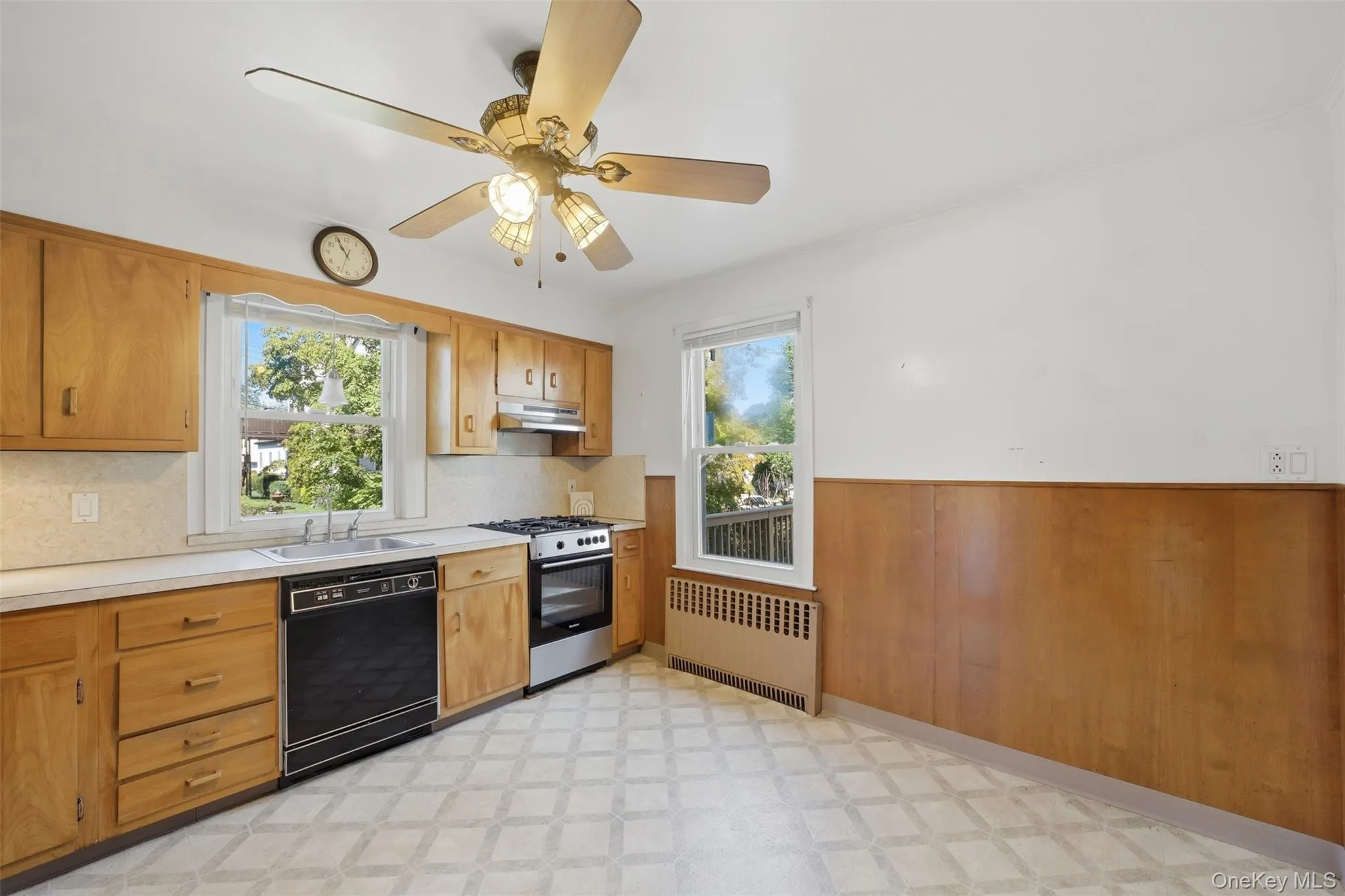 315 Sickles Avenue, New Rochelle, NY, 5 Bedrooms Bedrooms, 9 Rooms Rooms,1 BathroomBathrooms,Residential,For Rent,Sickles,0,1039913 315 Sickles Avenue, New Rochelle, NY, 5 Bedrooms Bedrooms, 9 Rooms Rooms,1 BathroomBathrooms,Residential,For Rent,Sickles,0,1039913