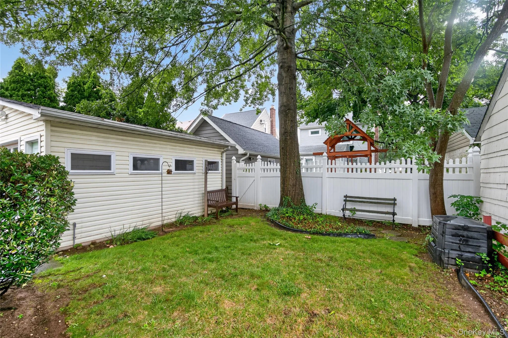 448 Lewis Place, North Hempstead, NY, 4 Bedrooms Bedrooms, 8 Rooms Rooms,2 BathroomsBathrooms,Residential,For Rent,Lewis,0,1039916 448 Lewis Place, North Hempstead, NY, 4 Bedrooms Bedrooms, 8 Rooms Rooms,2 BathroomsBathrooms,Residential,For Rent,Lewis,0,1039916