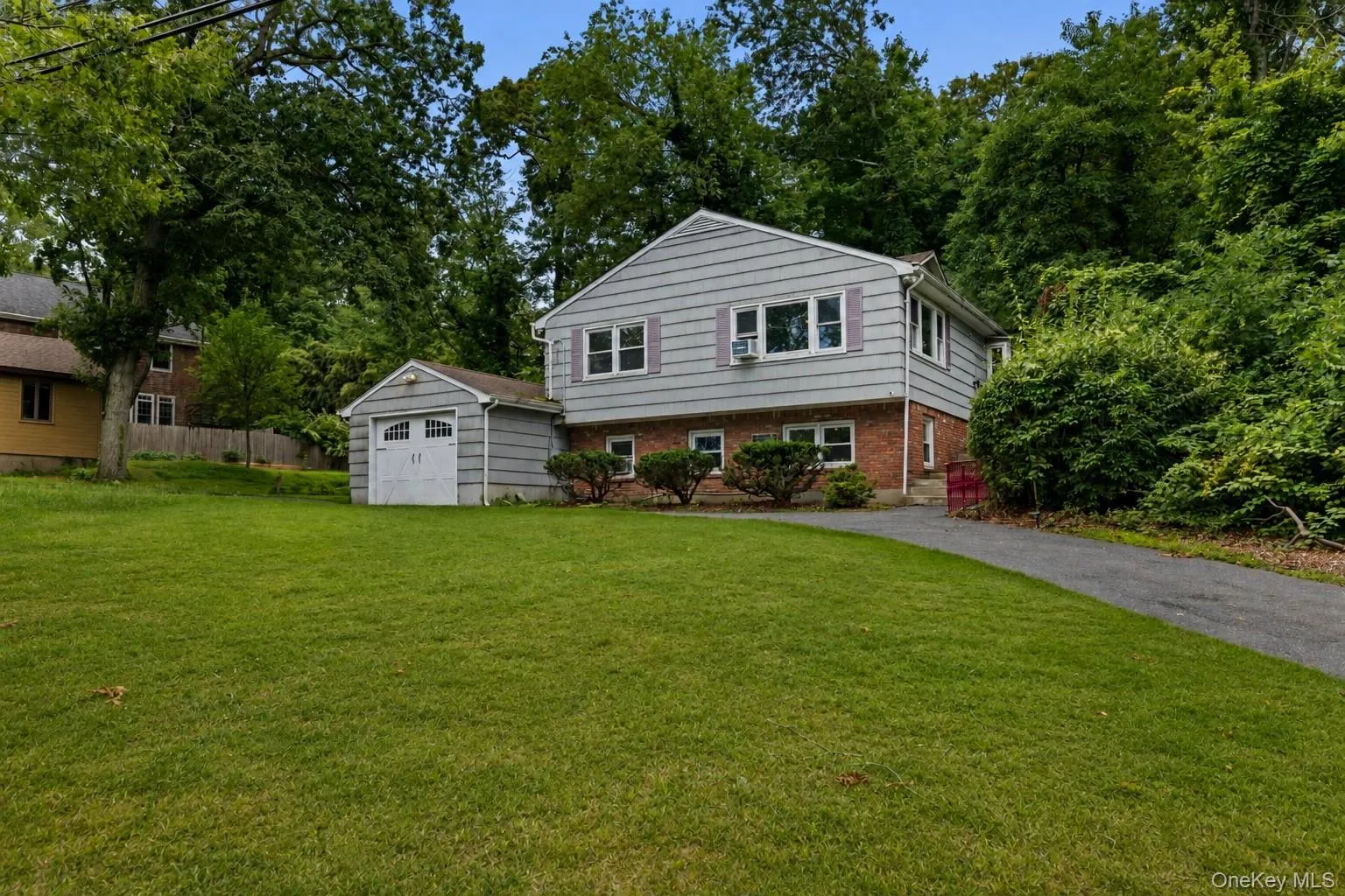 44 Chestnut Avenue 44 Chestnut Avenue