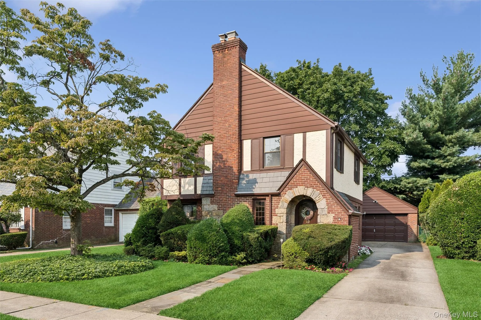23 Wisteria Avenue, North Hempstead, NY, 3 Bedrooms Bedrooms, 7 Rooms Rooms,1 BathroomBathrooms,Residential,For Rent,Wisteria,0,1039946 23 Wisteria Avenue, North Hempstead, NY, 3 Bedrooms Bedrooms, 7 Rooms Rooms,1 BathroomBathrooms,Residential,For Rent,Wisteria,0,1039946