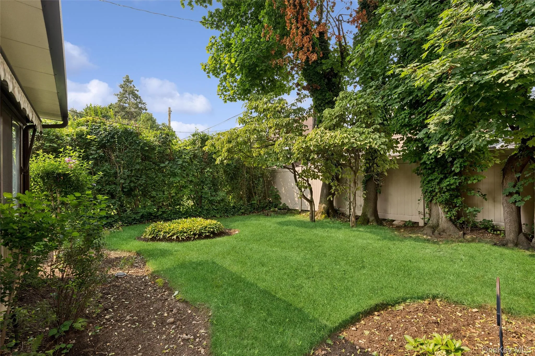 23 Wisteria Avenue, North Hempstead, NY, 3 Bedrooms Bedrooms, 7 Rooms Rooms,1 BathroomBathrooms,Residential,For Rent,Wisteria,0,1039946 23 Wisteria Avenue, North Hempstead, NY, 3 Bedrooms Bedrooms, 7 Rooms Rooms,1 BathroomBathrooms,Residential,For Rent,Wisteria,0,1039946