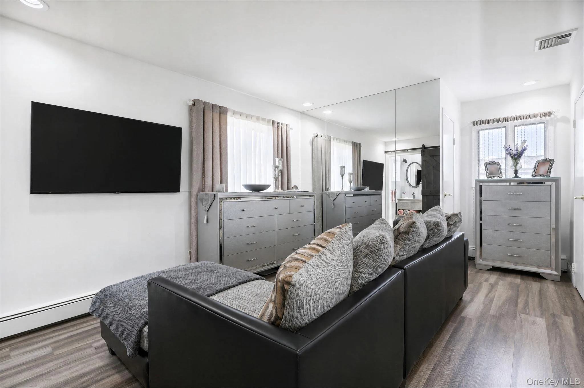 962 Mildred Drive, Hempstead, NY, 4 Bedrooms Bedrooms, 9 Rooms Rooms,3 BathroomsBathrooms,Residential,For Rent,Mildred,0,1039948 962 Mildred Drive, Hempstead, NY, 4 Bedrooms Bedrooms, 9 Rooms Rooms,3 BathroomsBathrooms,Residential,For Rent,Mildred,0,1039948