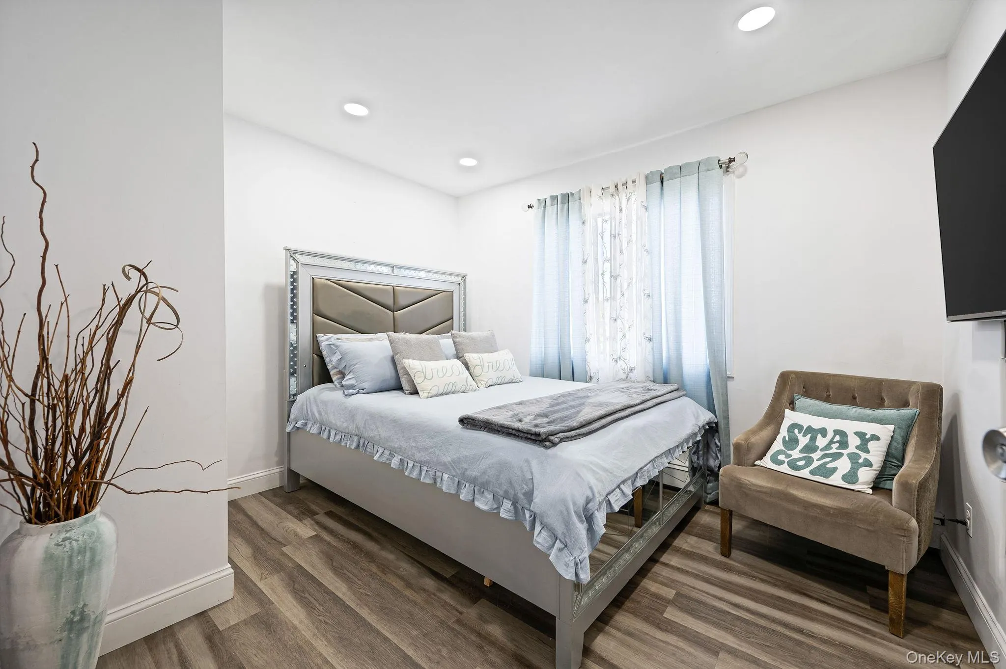 962 Mildred Drive, Hempstead, NY, 4 Bedrooms Bedrooms, 9 Rooms Rooms,3 BathroomsBathrooms,Residential,For Rent,Mildred,0,1039948 962 Mildred Drive, Hempstead, NY, 4 Bedrooms Bedrooms, 9 Rooms Rooms,3 BathroomsBathrooms,Residential,For Rent,Mildred,0,1039948