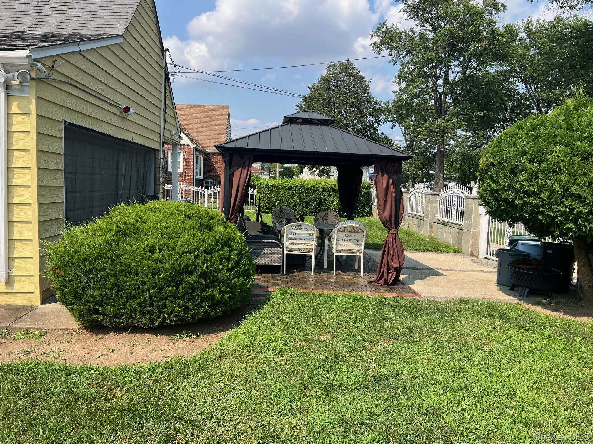 47 Brown Avenue, Hempstead, NY, 3 Bedrooms Bedrooms, 6 Rooms Rooms,2 BathroomsBathrooms,Residential,For Rent,Brown,0,1039952 47 Brown Avenue, Hempstead, NY, 3 Bedrooms Bedrooms, 6 Rooms Rooms,2 BathroomsBathrooms,Residential,For Rent,Brown,0,1039952