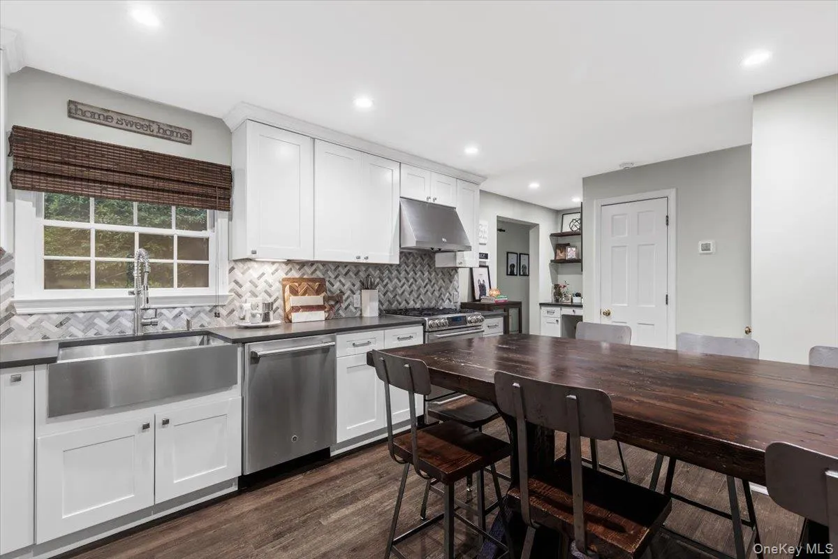 14 Fernwood Avenue, Rye City, NY, 3 Bedrooms Bedrooms, 6 Rooms Rooms,2 BathroomsBathrooms,Residential,For Rent,Fernwood,0,1039957 14 Fernwood Avenue, Rye City, NY, 3 Bedrooms Bedrooms, 6 Rooms Rooms,2 BathroomsBathrooms,Residential,For Rent,Fernwood,0,1039957