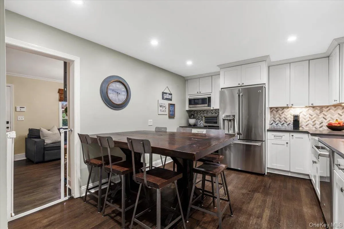 14 Fernwood Avenue, Rye City, NY, 3 Bedrooms Bedrooms, 6 Rooms Rooms,2 BathroomsBathrooms,Residential,For Rent,Fernwood,0,1039957 14 Fernwood Avenue, Rye City, NY, 3 Bedrooms Bedrooms, 6 Rooms Rooms,2 BathroomsBathrooms,Residential,For Rent,Fernwood,0,1039957