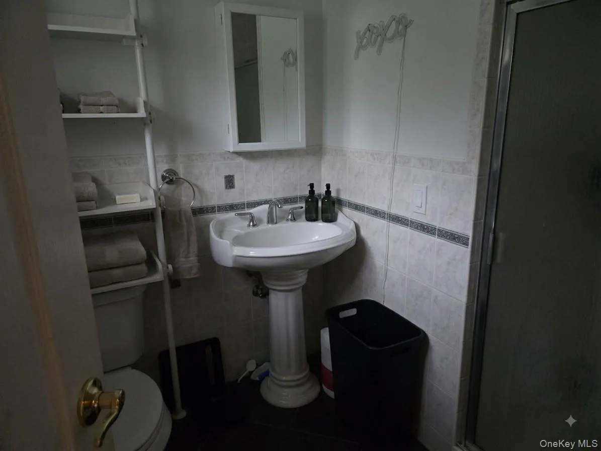 22 Lindron Avenue, Smithtown, NY, 4 Bedrooms Bedrooms, 8 Rooms Rooms,2 BathroomsBathrooms,Residential,For Rent,Lindron,0,1039961 22 Lindron Avenue, Smithtown, NY, 4 Bedrooms Bedrooms, 8 Rooms Rooms,2 BathroomsBathrooms,Residential,For Rent,Lindron,0,1039961