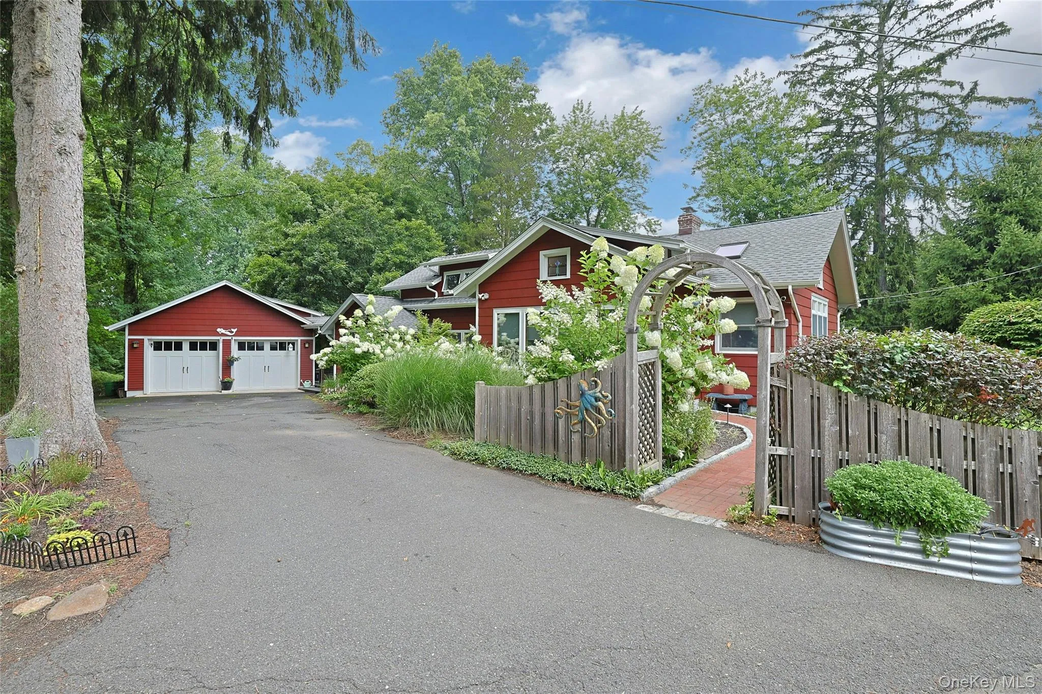 4 Carlann Lane, Clarkstown, NY, 2 Bedroom Bedrooms, 8 Room Rooms,2 BathroomBathrooms,Residential Lease,For Rent,Carlann,0,1039962 4 Carlann Lane, Clarkstown, NY, 2 Bedroom Bedrooms, 8 Room Rooms,2 BathroomBathrooms,Residential Lease,For Rent,Carlann,0,1039962