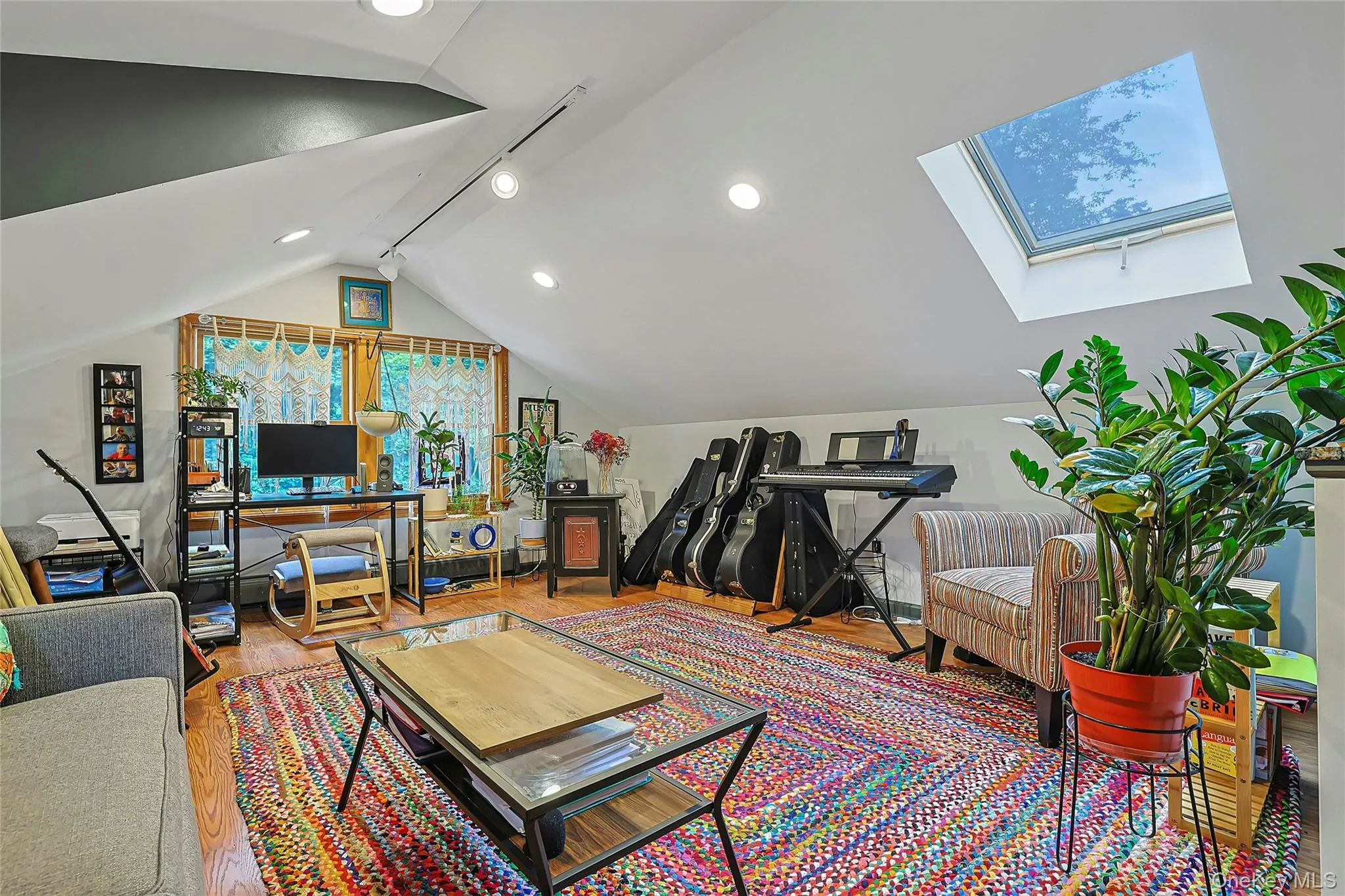 4 Carlann Lane, Clarkstown, NY, 2 Bedroom Bedrooms, 8 Room Rooms,2 BathroomBathrooms,Residential Lease,For Rent,Carlann,0,1039962 4 Carlann Lane, Clarkstown, NY, 2 Bedroom Bedrooms, 8 Room Rooms,2 BathroomBathrooms,Residential Lease,For Rent,Carlann,0,1039962