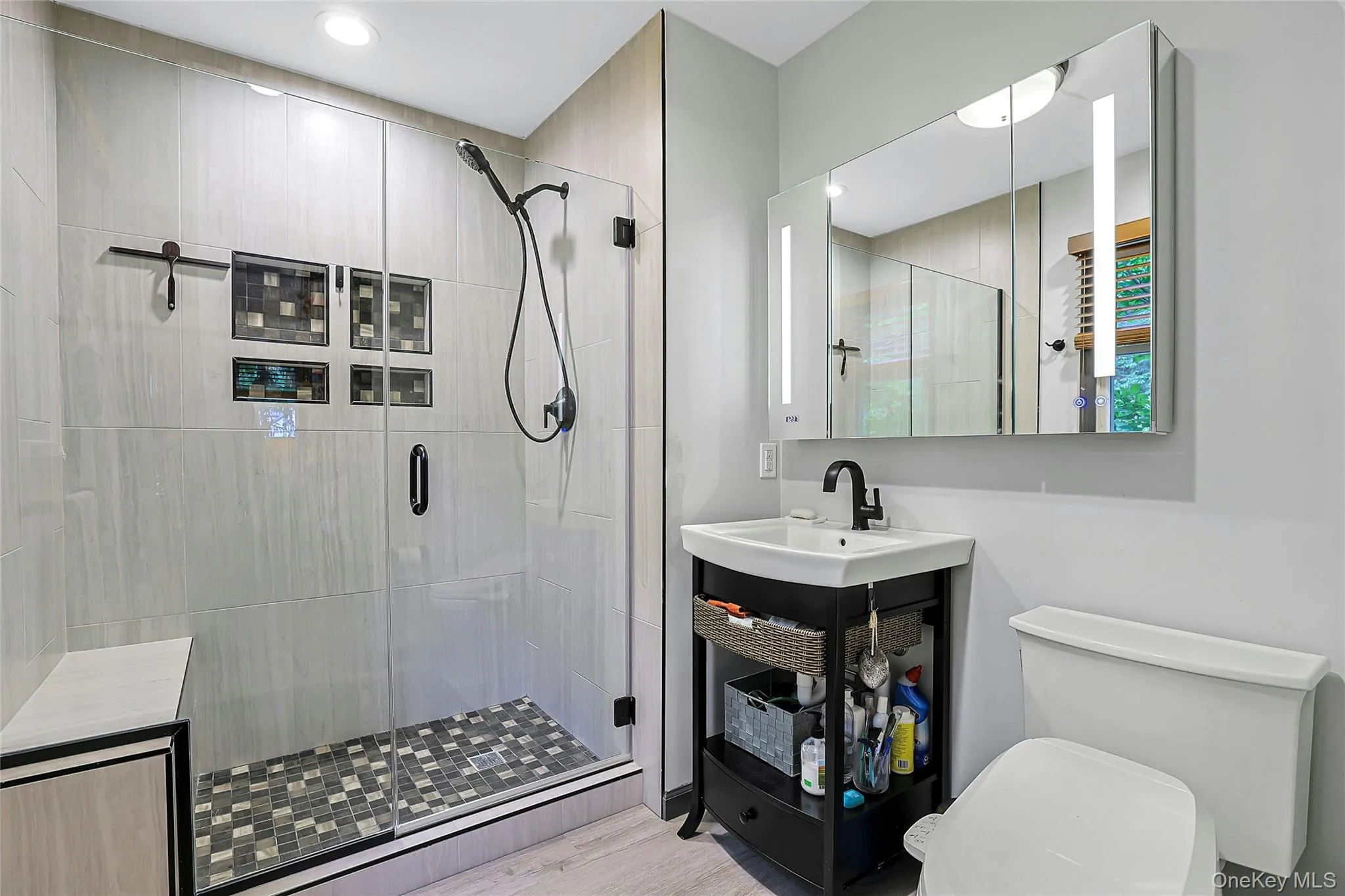 4 Carlann Lane, Clarkstown, NY, 2 Bedroom Bedrooms, 8 Room Rooms,2 BathroomBathrooms,Residential Lease,For Rent,Carlann,0,1039962 4 Carlann Lane, Clarkstown, NY, 2 Bedroom Bedrooms, 8 Room Rooms,2 BathroomBathrooms,Residential Lease,For Rent,Carlann,0,1039962