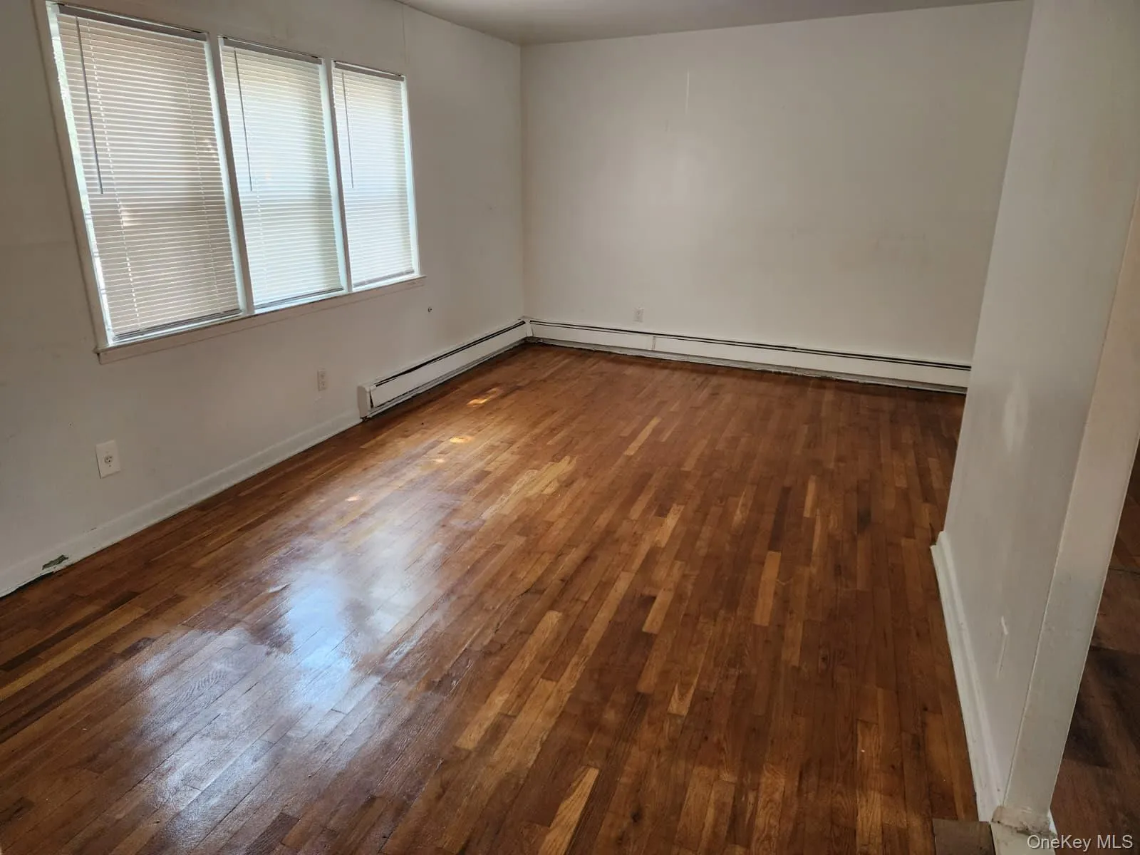 38-15 100th Street, New York, NY, 2 Bedrooms Bedrooms, 5 Rooms Rooms,1 BathroomBathrooms,Residential Lease,For Rent,100th,0,1039969 38-15 100th Street, New York, NY, 2 Bedrooms Bedrooms, 5 Rooms Rooms,1 BathroomBathrooms,Residential Lease,For Rent,100th,0,1039969