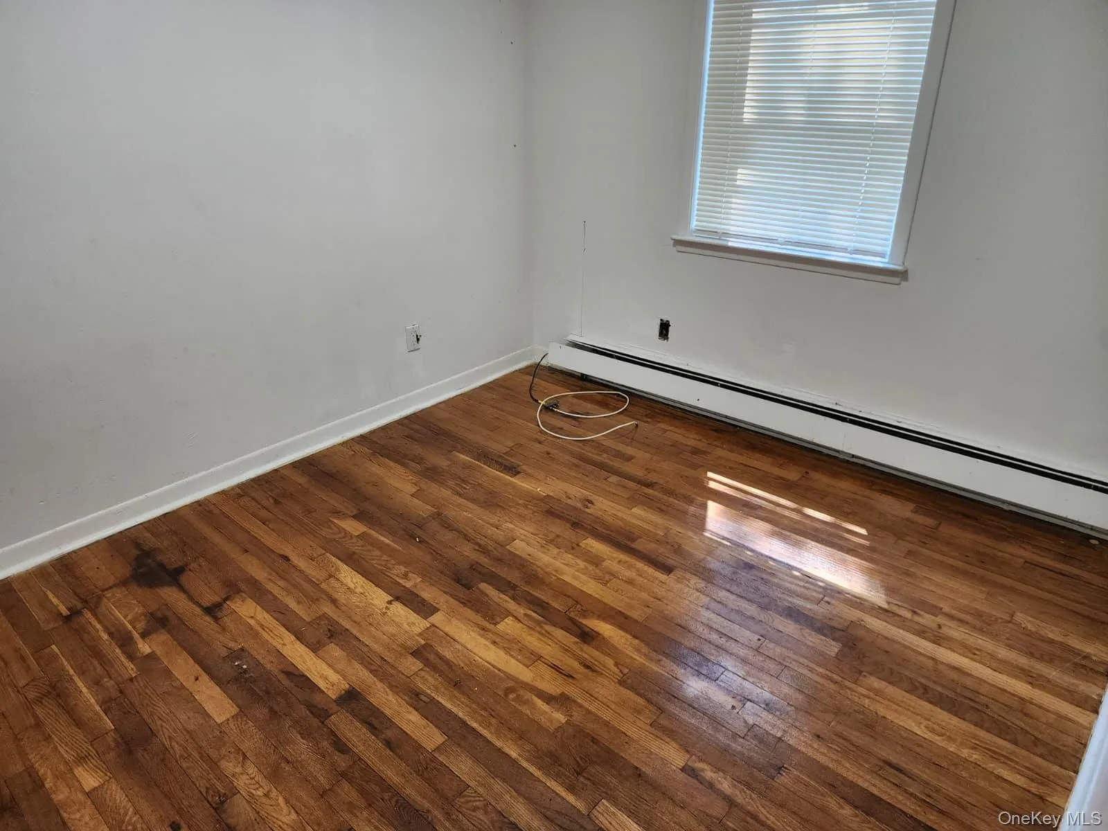 38-15 100th Street, New York, NY, 2 Bedrooms Bedrooms, 5 Rooms Rooms,1 BathroomBathrooms,Residential Lease,For Rent,100th,0,1039969 38-15 100th Street, New York, NY, 2 Bedrooms Bedrooms, 5 Rooms Rooms,1 BathroomBathrooms,Residential Lease,For Rent,100th,0,1039969