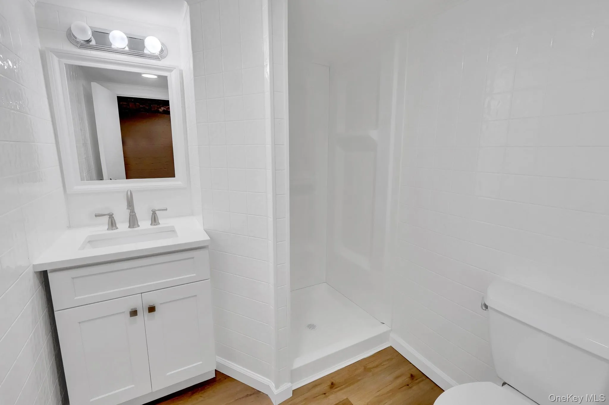 15 Stratford Avenue, North Hempstead, NY, 3 Bedrooms Bedrooms, 6 Rooms Rooms,2 BathroomsBathrooms,Residential,For Rent,Stratford,0,1039973 15 Stratford Avenue, North Hempstead, NY, 3 Bedrooms Bedrooms, 6 Rooms Rooms,2 BathroomsBathrooms,Residential,For Rent,Stratford,0,1039973