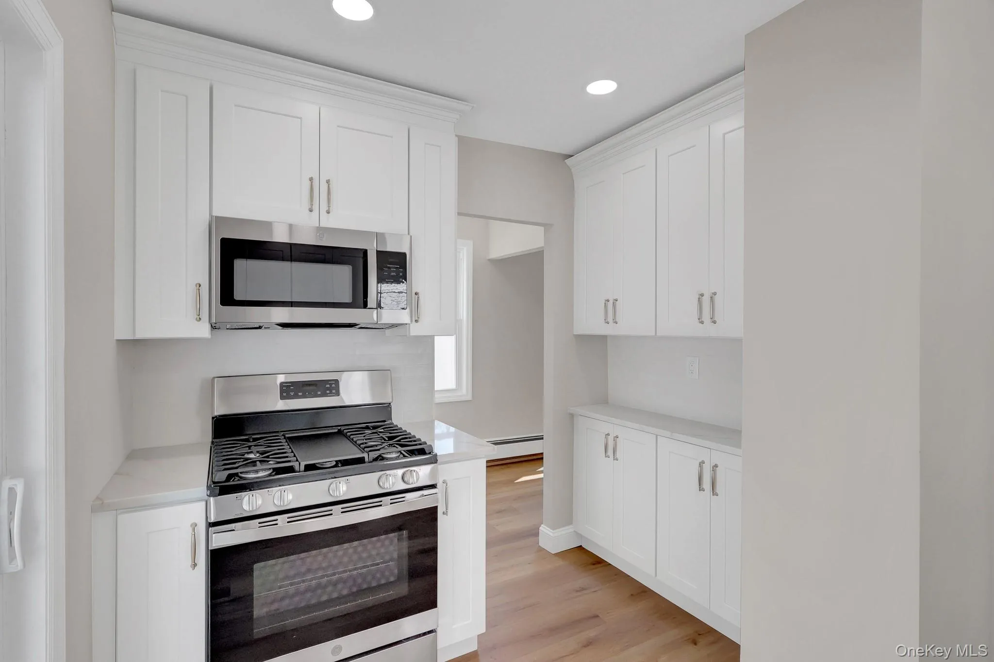 15 Stratford Avenue, North Hempstead, NY, 3 Bedrooms Bedrooms, 6 Rooms Rooms,2 BathroomsBathrooms,Residential,For Rent,Stratford,0,1039973 15 Stratford Avenue, North Hempstead, NY, 3 Bedrooms Bedrooms, 6 Rooms Rooms,2 BathroomsBathrooms,Residential,For Rent,Stratford,0,1039973