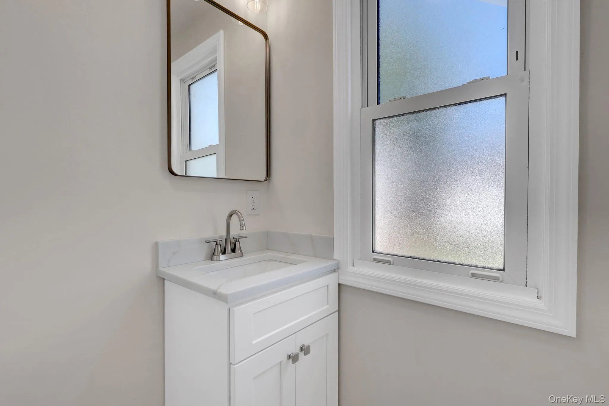 15 Stratford Avenue, North Hempstead, NY, 3 Bedrooms Bedrooms, 6 Rooms Rooms,2 BathroomsBathrooms,Residential,For Rent,Stratford,0,1039973 15 Stratford Avenue, North Hempstead, NY, 3 Bedrooms Bedrooms, 6 Rooms Rooms,2 BathroomsBathrooms,Residential,For Rent,Stratford,0,1039973