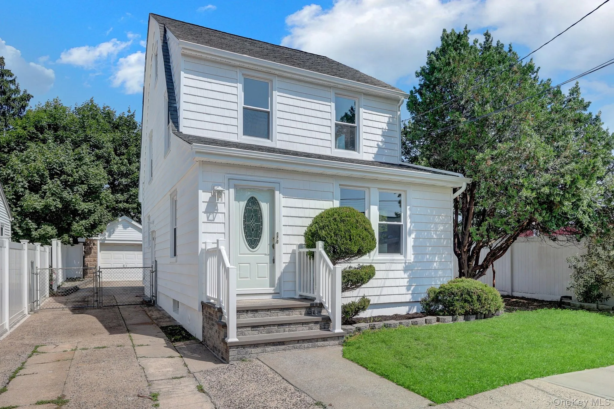 15 Stratford Avenue, North Hempstead, NY, 3 Bedrooms Bedrooms, 6 Rooms Rooms,2 BathroomsBathrooms,Residential,For Rent,Stratford,0,1039973 15 Stratford Avenue, North Hempstead, NY, 3 Bedrooms Bedrooms, 6 Rooms Rooms,2 BathroomsBathrooms,Residential,For Rent,Stratford,0,1039973