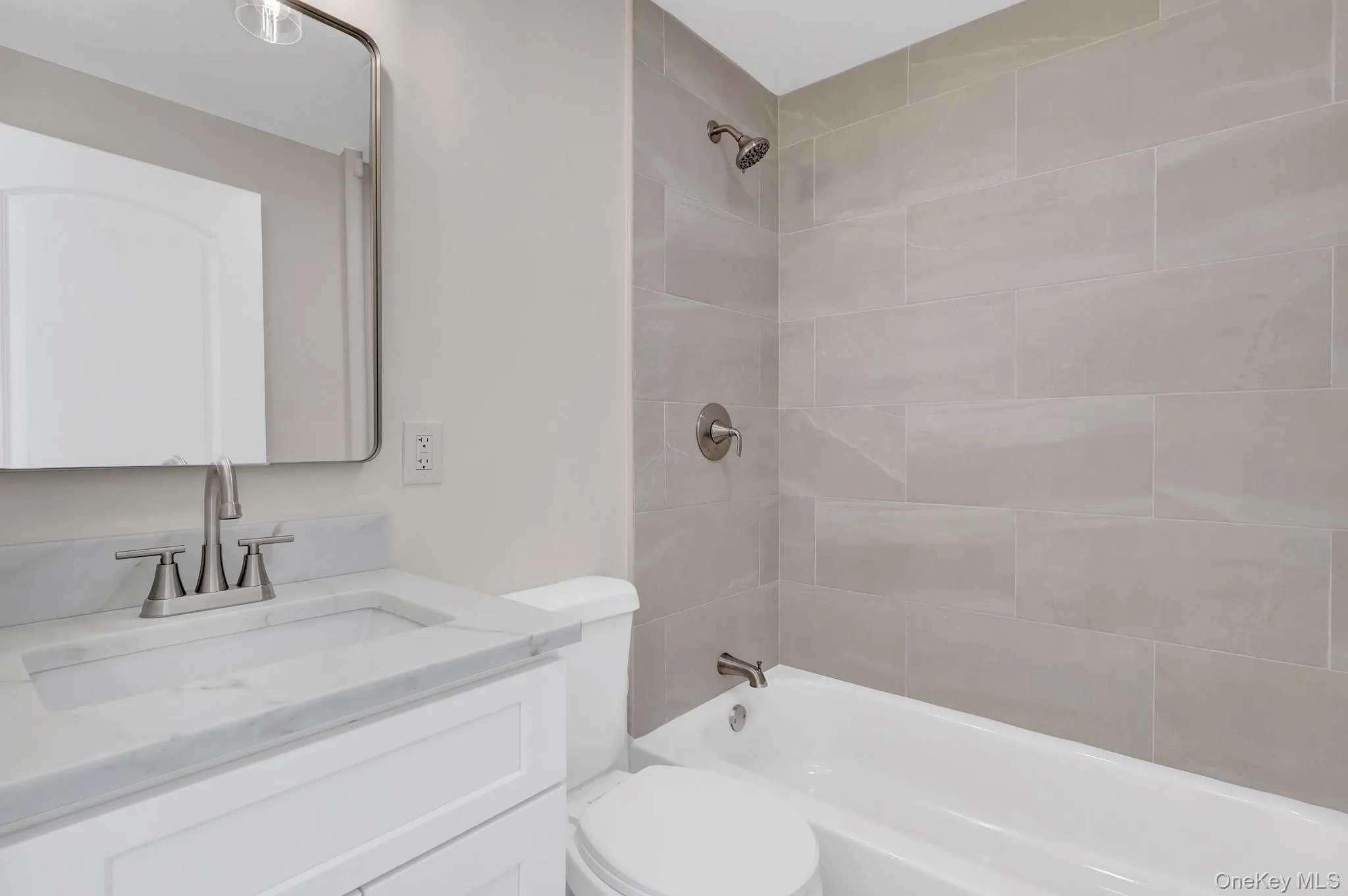 15 Stratford Avenue, North Hempstead, NY, 3 Bedrooms Bedrooms, 6 Rooms Rooms,2 BathroomsBathrooms,Residential,For Rent,Stratford,0,1039973 15 Stratford Avenue, North Hempstead, NY, 3 Bedrooms Bedrooms, 6 Rooms Rooms,2 BathroomsBathrooms,Residential,For Rent,Stratford,0,1039973