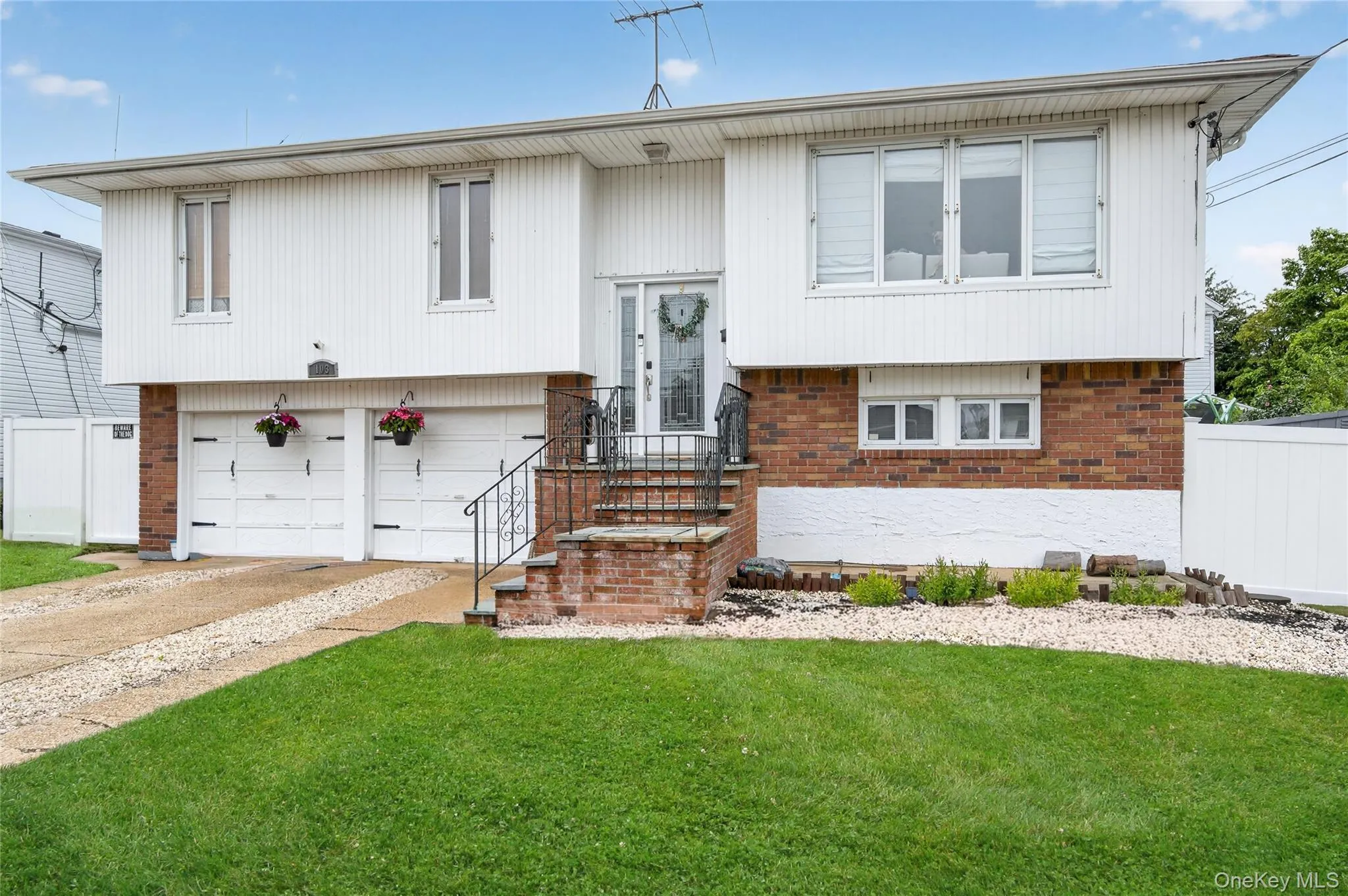 103 Motor Avenue, Oyster Bay, NY, 4 Bedrooms Bedrooms, 9 Rooms Rooms,2 BathroomsBathrooms,Residential,For Rent,Motor,0,1039976 103 Motor Avenue, Oyster Bay, NY, 4 Bedrooms Bedrooms, 9 Rooms Rooms,2 BathroomsBathrooms,Residential,For Rent,Motor,0,1039976