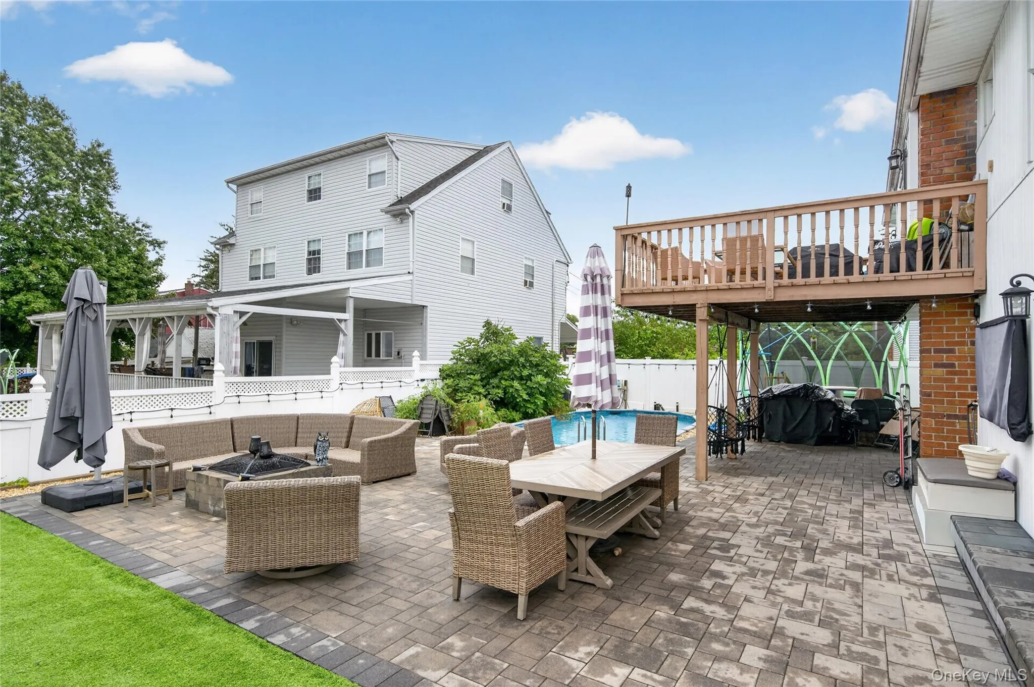 103 Motor Avenue, Oyster Bay, NY, 4 Bedrooms Bedrooms, 9 Rooms Rooms,2 BathroomsBathrooms,Residential,For Rent,Motor,0,1039976 103 Motor Avenue, Oyster Bay, NY, 4 Bedrooms Bedrooms, 9 Rooms Rooms,2 BathroomsBathrooms,Residential,For Rent,Motor,0,1039976