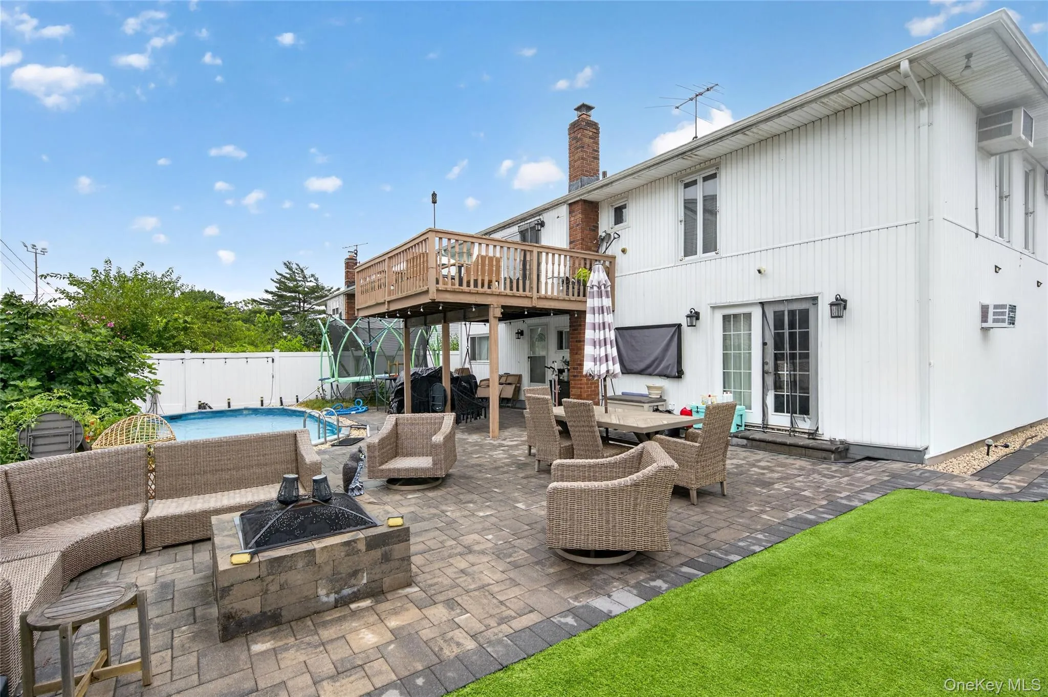 103 Motor Avenue, Oyster Bay, NY, 4 Bedrooms Bedrooms, 9 Rooms Rooms,2 BathroomsBathrooms,Residential,For Rent,Motor,0,1039976 103 Motor Avenue, Oyster Bay, NY, 4 Bedrooms Bedrooms, 9 Rooms Rooms,2 BathroomsBathrooms,Residential,For Rent,Motor,0,1039976