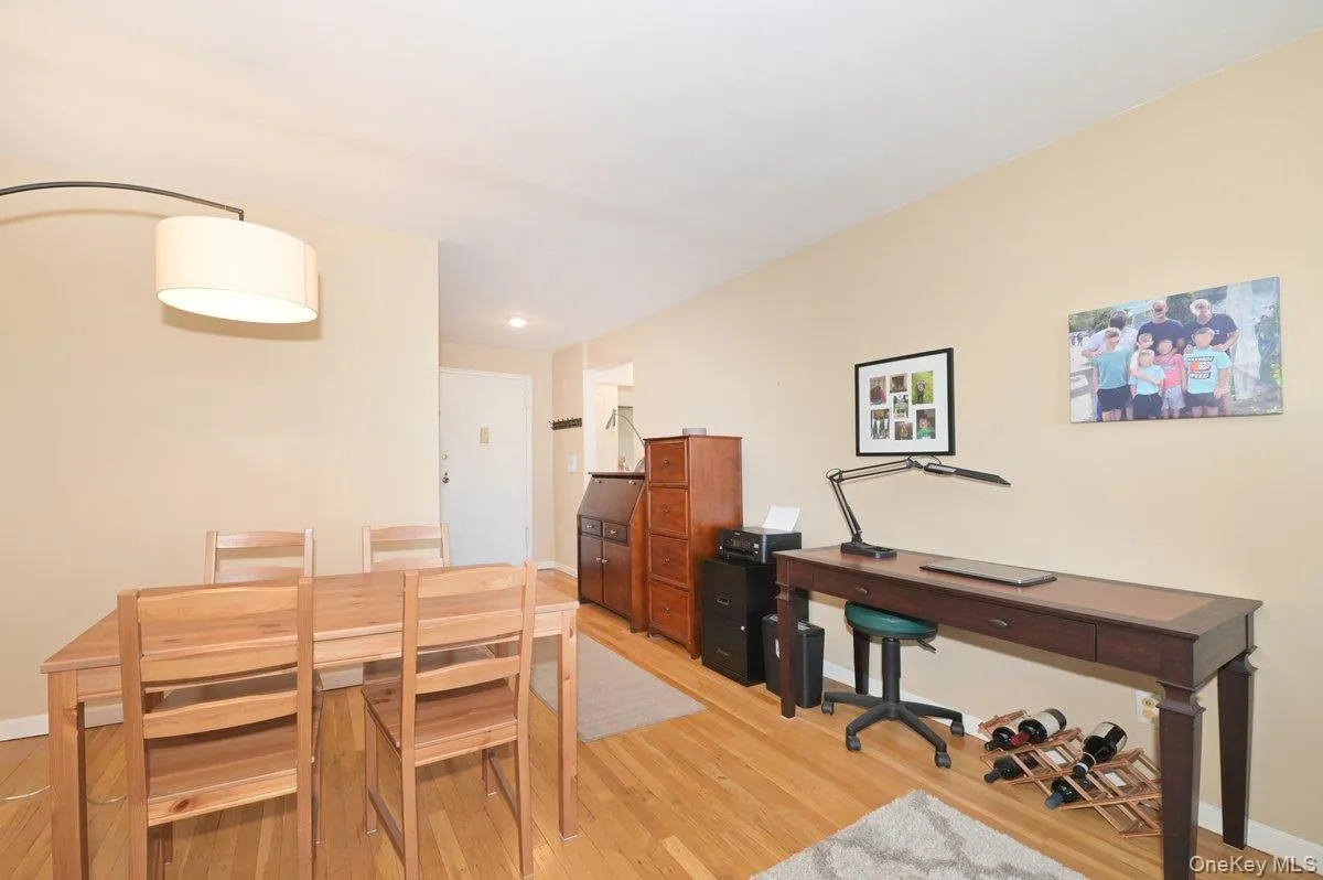 2 Birchwood Court, Hempstead, NY, 1 Bedroom Bedrooms, 4 Rooms Rooms,1 BathroomBathrooms,Residential,For Rent,Birchwood,0,1039978 2 Birchwood Court, Hempstead, NY, 1 Bedroom Bedrooms, 4 Rooms Rooms,1 BathroomBathrooms,Residential,For Rent,Birchwood,0,1039978