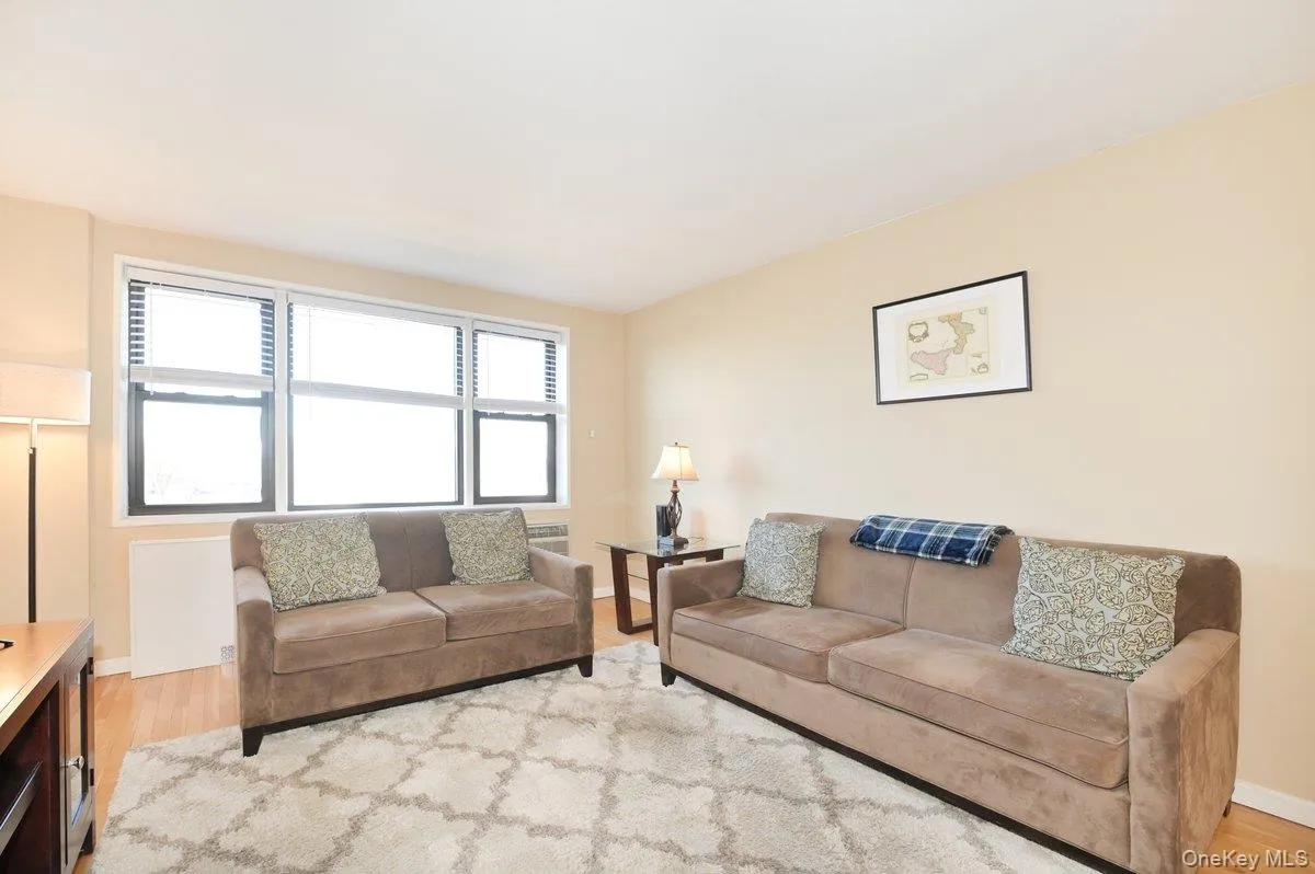 2 Birchwood Court, Hempstead, NY, 1 Bedroom Bedrooms, 4 Rooms Rooms,1 BathroomBathrooms,Residential,For Rent,Birchwood,0,1039978 2 Birchwood Court, Hempstead, NY, 1 Bedroom Bedrooms, 4 Rooms Rooms,1 BathroomBathrooms,Residential,For Rent,Birchwood,0,1039978