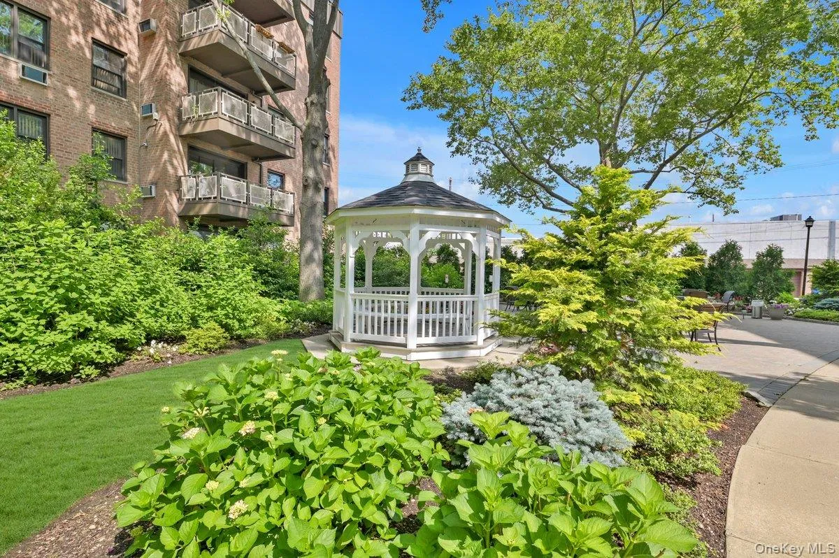2 Birchwood Court, Hempstead, NY, 1 Bedroom Bedrooms, 4 Rooms Rooms,1 BathroomBathrooms,Residential,For Rent,Birchwood,0,1039978 2 Birchwood Court, Hempstead, NY, 1 Bedroom Bedrooms, 4 Rooms Rooms,1 BathroomBathrooms,Residential,For Rent,Birchwood,0,1039978