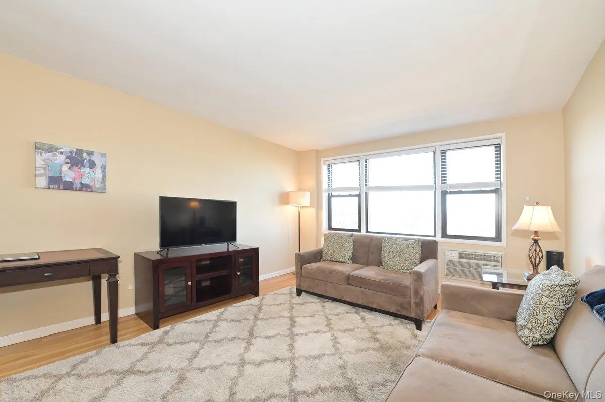 2 Birchwood Court, Hempstead, NY, 1 Bedroom Bedrooms, 4 Rooms Rooms,1 BathroomBathrooms,Residential,For Rent,Birchwood,0,1039978 2 Birchwood Court, Hempstead, NY, 1 Bedroom Bedrooms, 4 Rooms Rooms,1 BathroomBathrooms,Residential,For Rent,Birchwood,0,1039978