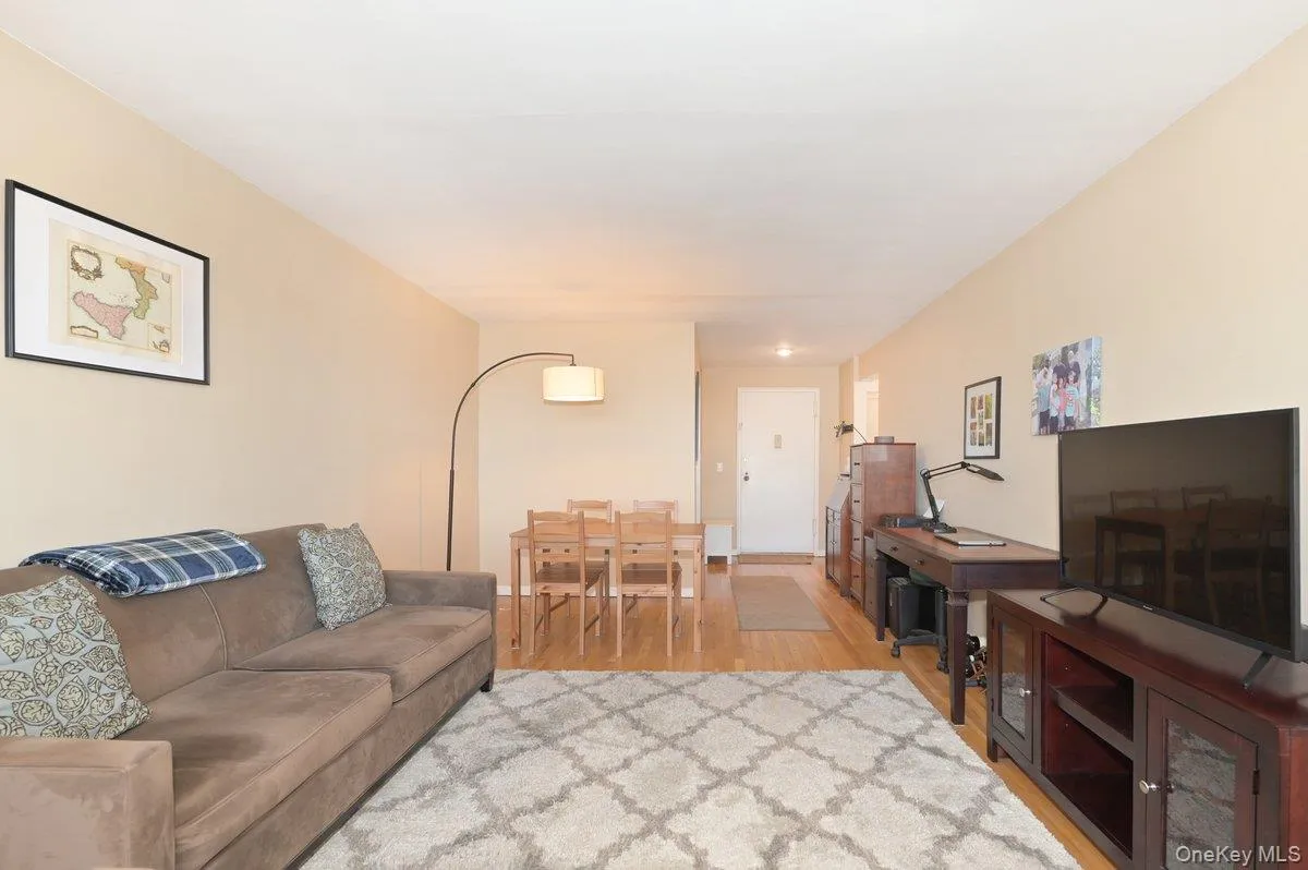 2 Birchwood Court, Hempstead, NY, 1 Bedroom Bedrooms, 4 Rooms Rooms,1 BathroomBathrooms,Residential,For Rent,Birchwood,0,1039978 2 Birchwood Court, Hempstead, NY, 1 Bedroom Bedrooms, 4 Rooms Rooms,1 BathroomBathrooms,Residential,For Rent,Birchwood,0,1039978