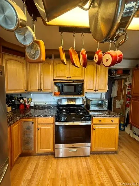 30 11th Road, New York, NY, 2 Bedrooms Bedrooms, 4 Rooms Rooms,1 BathroomBathrooms,Residential,For Rent,11th,0,1039983 30 11th Road, New York, NY, 2 Bedrooms Bedrooms, 4 Rooms Rooms,1 BathroomBathrooms,Residential,For Rent,11th,0,1039983