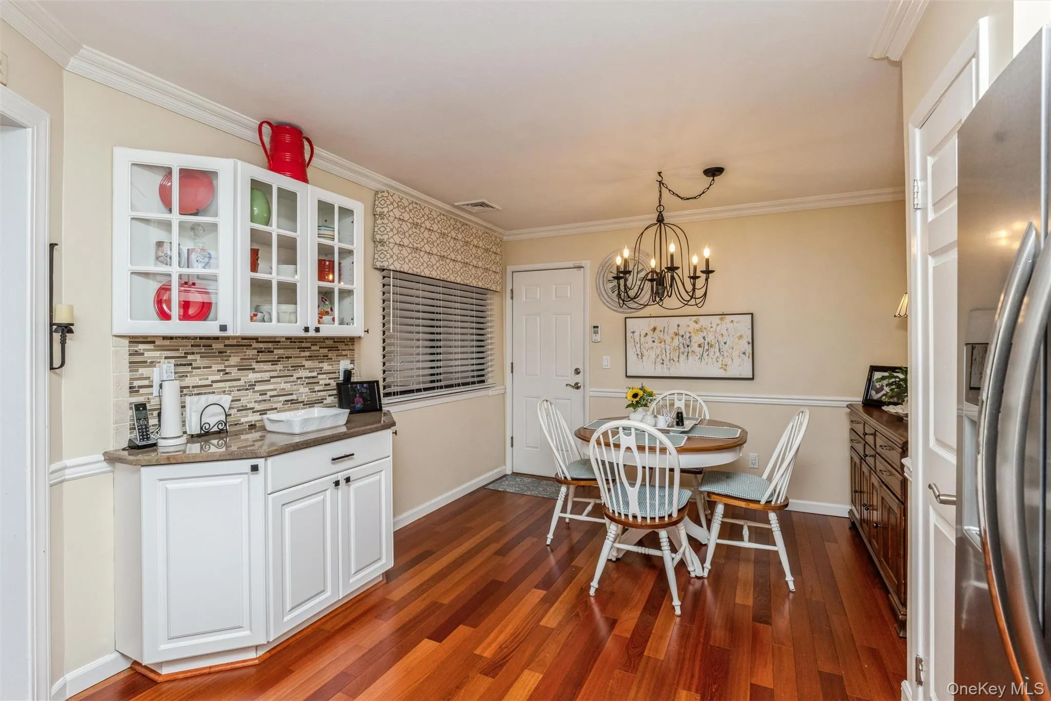 Eat in Kitchen with Wood Flooring Eat in Kitchen with Wood Flooring