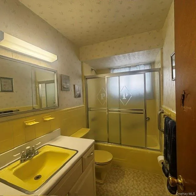 66 Neptune Avenue, Babylon, NY, 3 Bedrooms Bedrooms, 6 Rooms Rooms,1 BathroomBathrooms,Residential,For Rent,Neptune,0,1040005 66 Neptune Avenue, Babylon, NY, 3 Bedrooms Bedrooms, 6 Rooms Rooms,1 BathroomBathrooms,Residential,For Rent,Neptune,0,1040005
