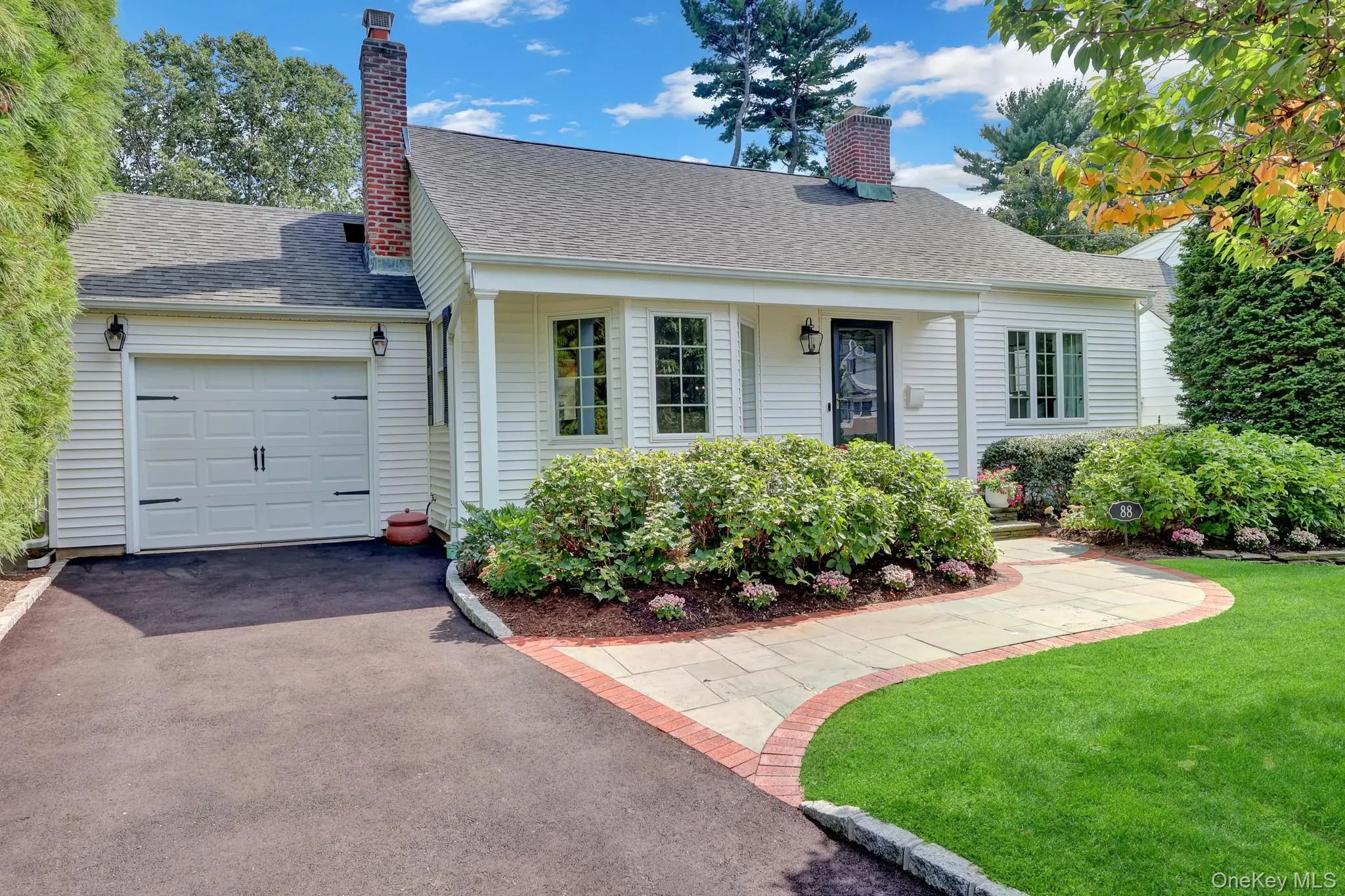 88 Fairmount Street, Huntington, NY, 4 Bedrooms Bedrooms, 8 Rooms Rooms,2 BathroomsBathrooms,Residential,For Rent,Fairmount,0,1040006 88 Fairmount Street, Huntington, NY, 4 Bedrooms Bedrooms, 8 Rooms Rooms,2 BathroomsBathrooms,Residential,For Rent,Fairmount,0,1040006