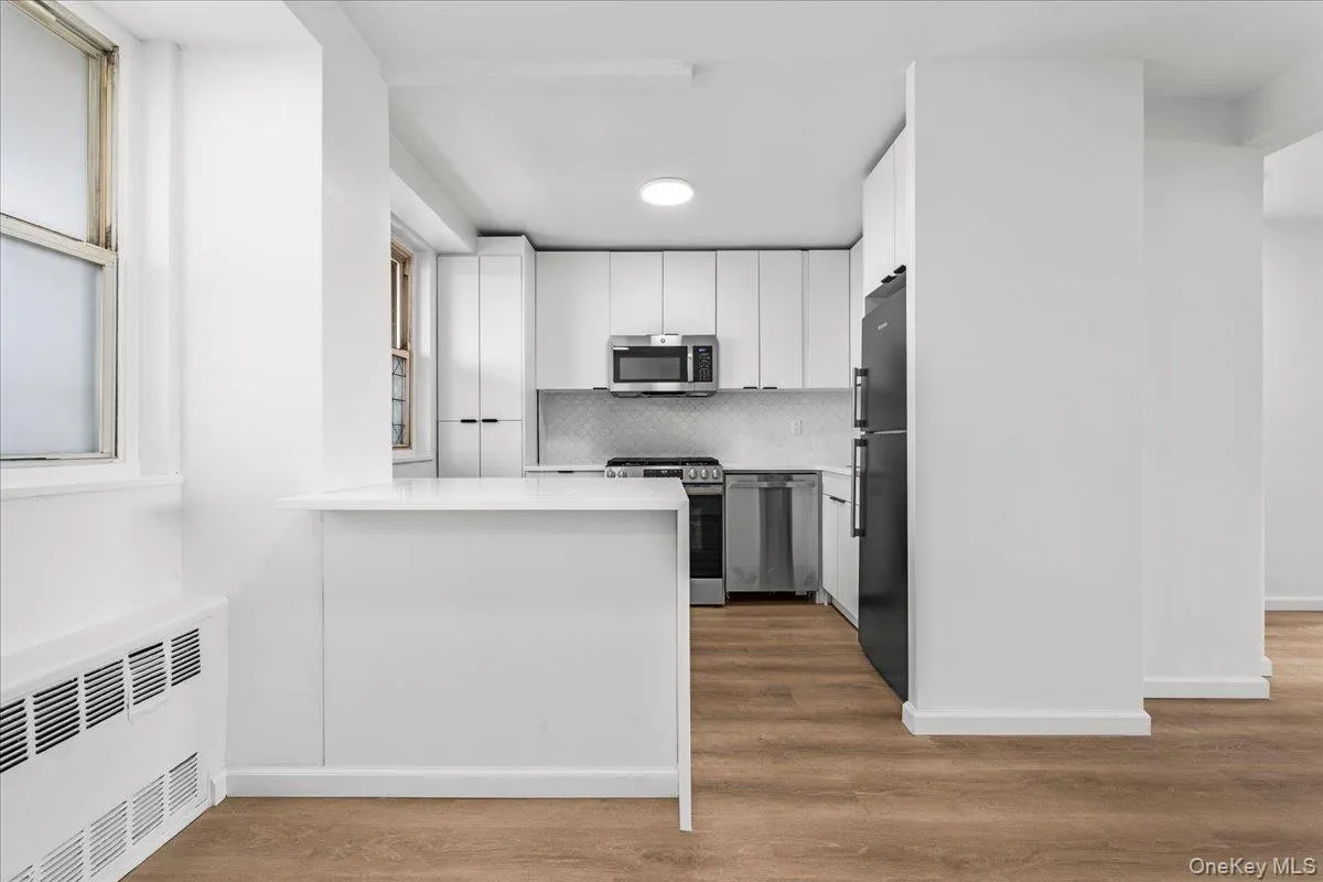 5800 Arlington Avenue, New York, NY, 1 Bedroom Bedrooms, 4 Rooms Rooms,1 BathroomBathrooms,Residential,For Rent,Arlington,0,1040010 5800 Arlington Avenue, New York, NY, 1 Bedroom Bedrooms, 4 Rooms Rooms,1 BathroomBathrooms,Residential,For Rent,Arlington,0,1040010