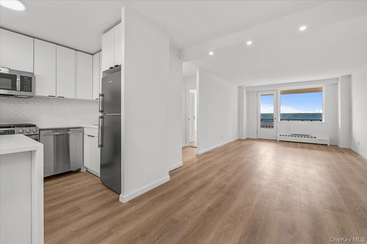 5800 Arlington Avenue, New York, NY, 1 Bedroom Bedrooms, 4 Rooms Rooms,1 BathroomBathrooms,Residential,For Rent,Arlington,0,1040010 5800 Arlington Avenue, New York, NY, 1 Bedroom Bedrooms, 4 Rooms Rooms,1 BathroomBathrooms,Residential,For Rent,Arlington,0,1040010