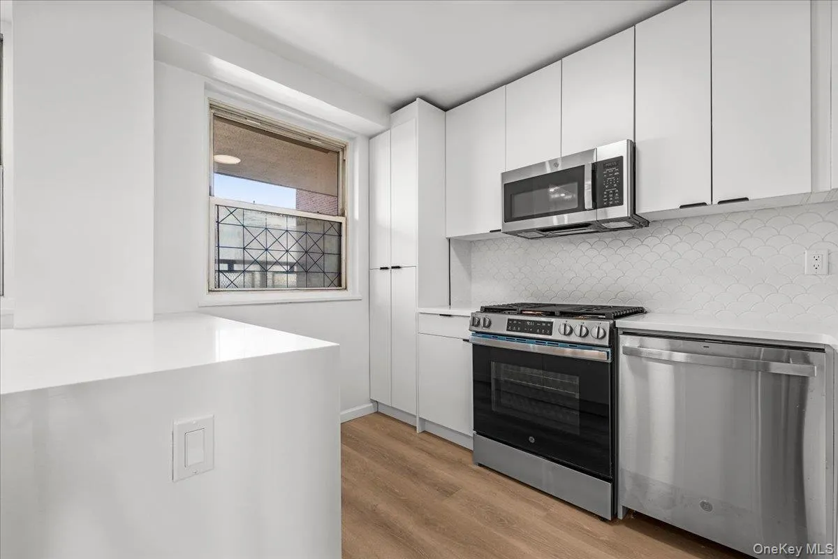 5800 Arlington Avenue, New York, NY, 1 Bedroom Bedrooms, 4 Rooms Rooms,1 BathroomBathrooms,Residential,For Rent,Arlington,0,1040010 5800 Arlington Avenue, New York, NY, 1 Bedroom Bedrooms, 4 Rooms Rooms,1 BathroomBathrooms,Residential,For Rent,Arlington,0,1040010