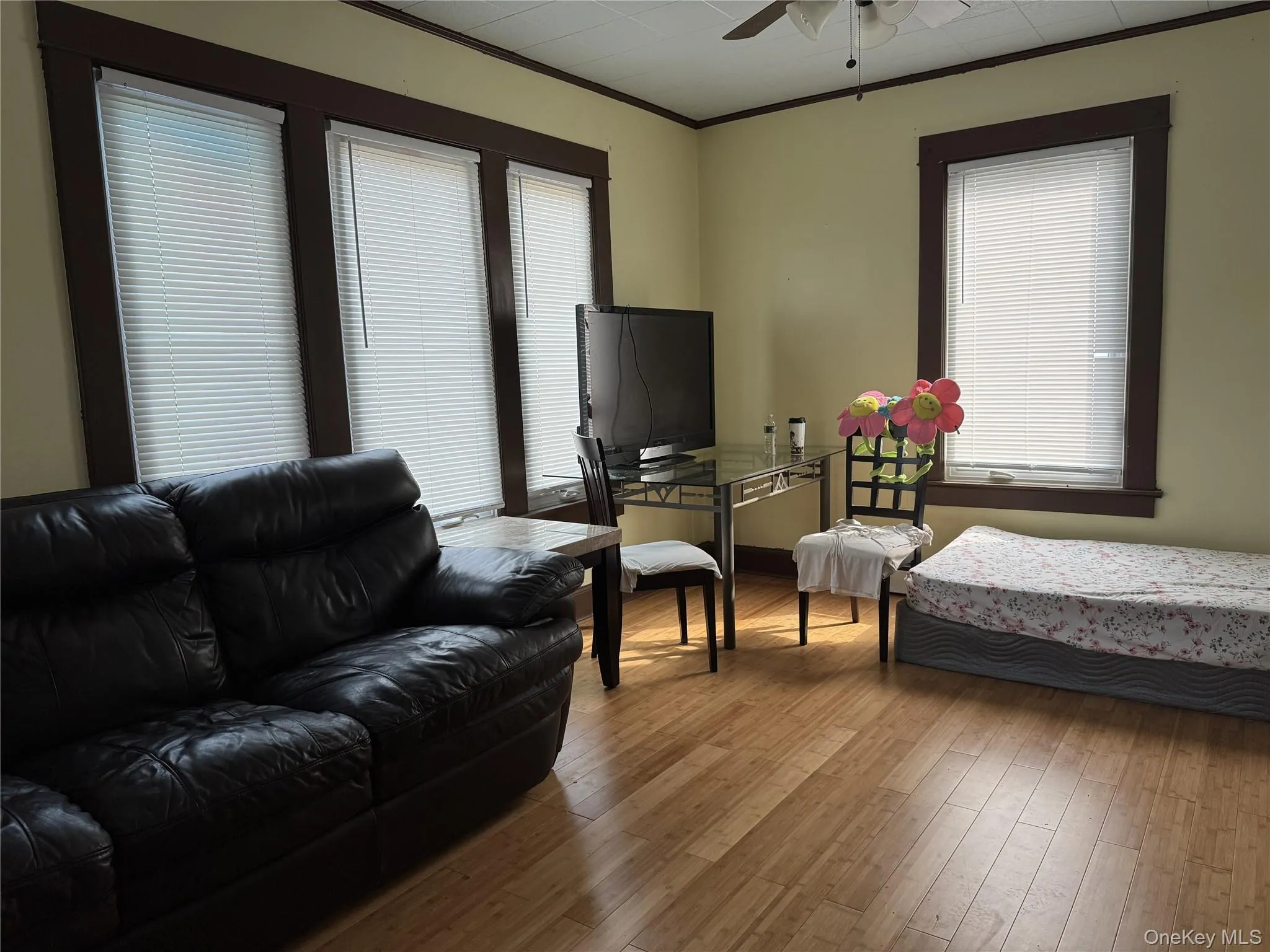 Wood-finish flooring throughout Wood-finish flooring throughout