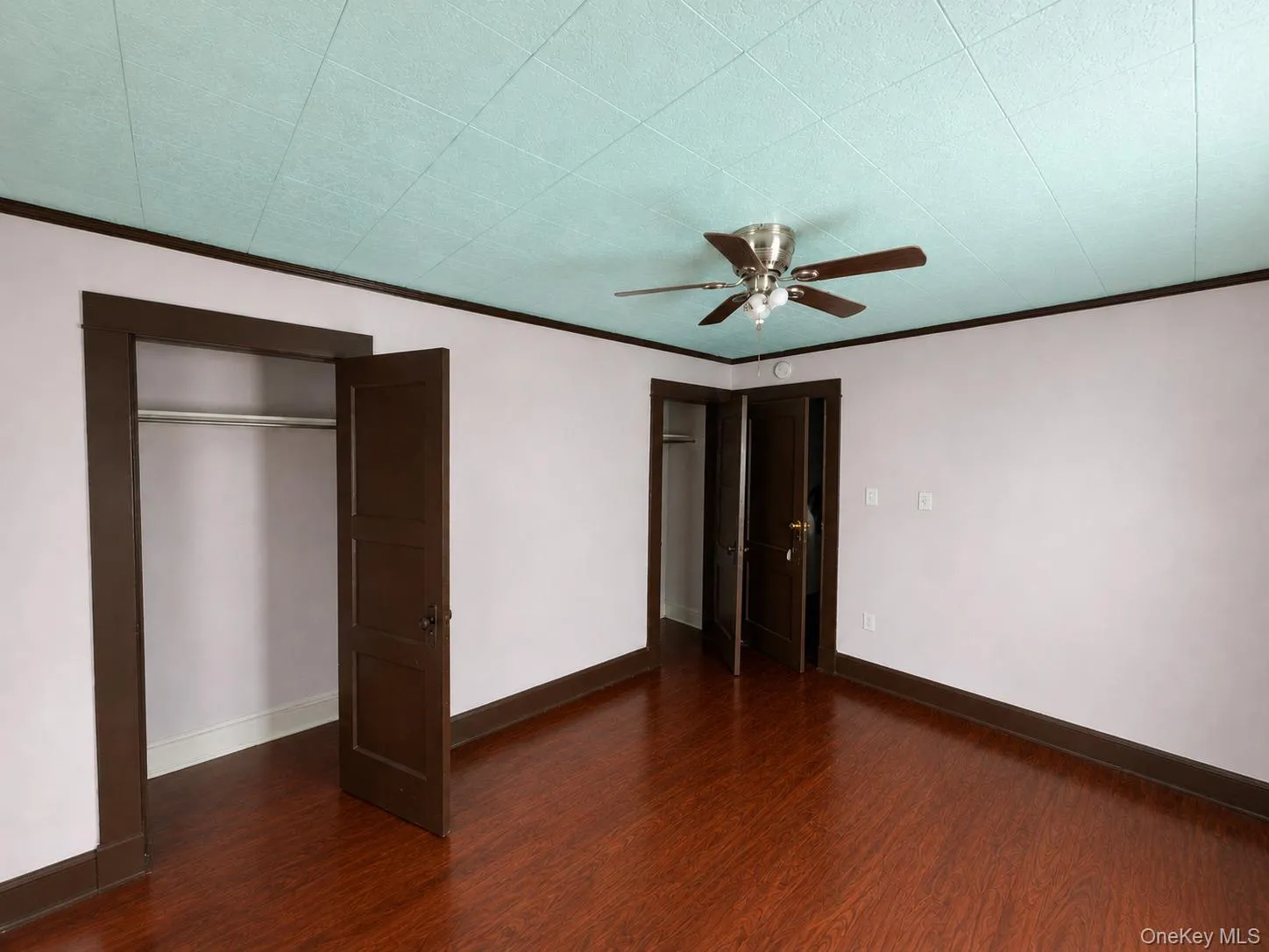 Wood-finish flooring throughout Wood-finish flooring throughout
