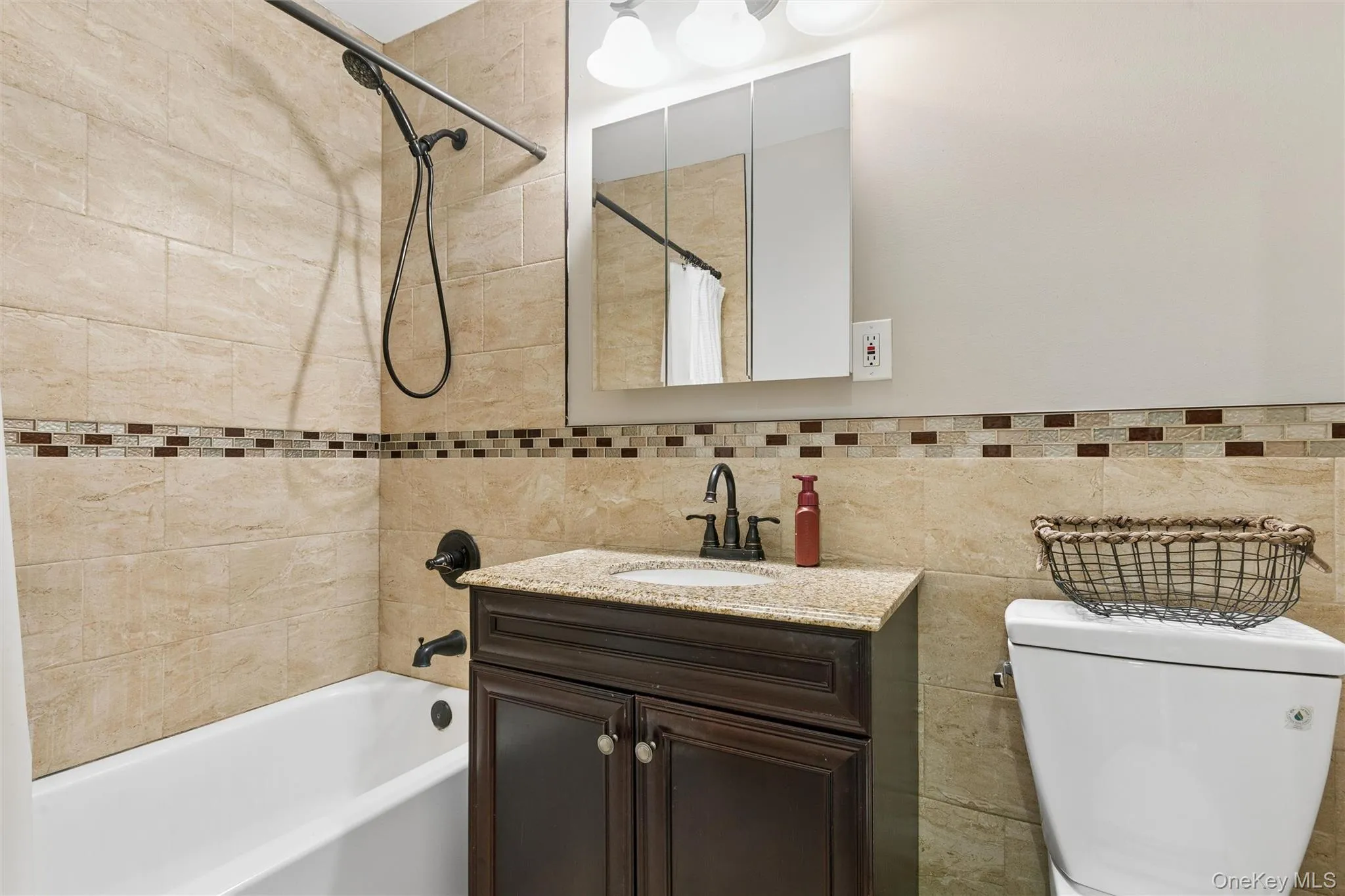 10 Glen Hollow Drive, Brookhaven, NY, 1 Bedroom Bedrooms, 4 Rooms Rooms,1 BathroomBathrooms,Residential,For Rent,Glen Hollow,0,1040029 10 Glen Hollow Drive, Brookhaven, NY, 1 Bedroom Bedrooms, 4 Rooms Rooms,1 BathroomBathrooms,Residential,For Rent,Glen Hollow,0,1040029
