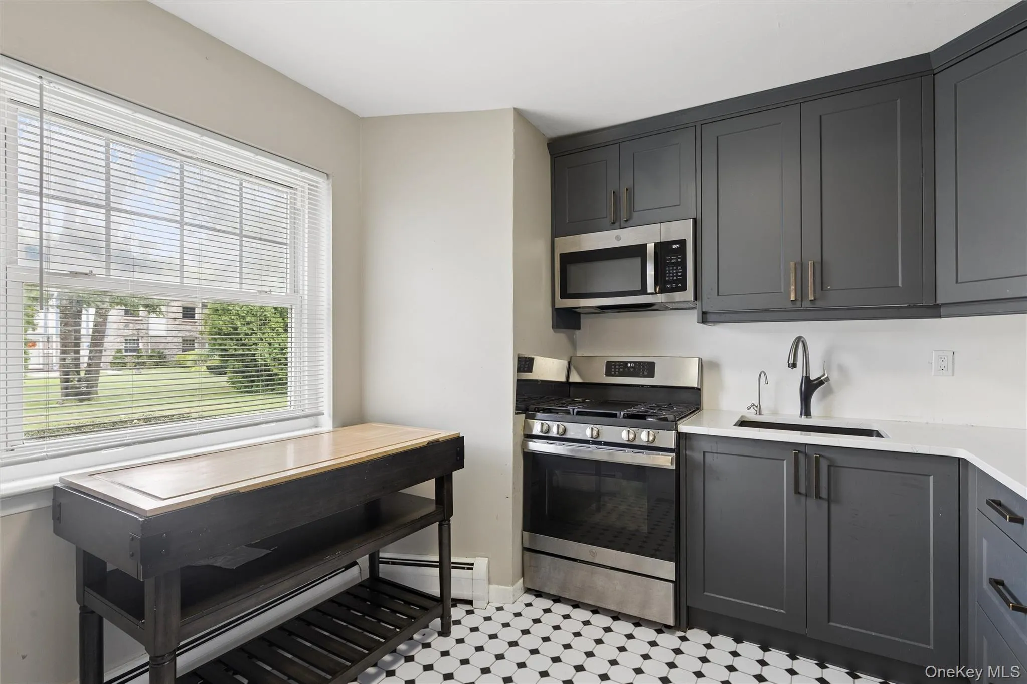 10 Glen Hollow Drive, Brookhaven, NY, 1 Bedroom Bedrooms, 4 Rooms Rooms,1 BathroomBathrooms,Residential,For Rent,Glen Hollow,0,1040029 10 Glen Hollow Drive, Brookhaven, NY, 1 Bedroom Bedrooms, 4 Rooms Rooms,1 BathroomBathrooms,Residential,For Rent,Glen Hollow,0,1040029