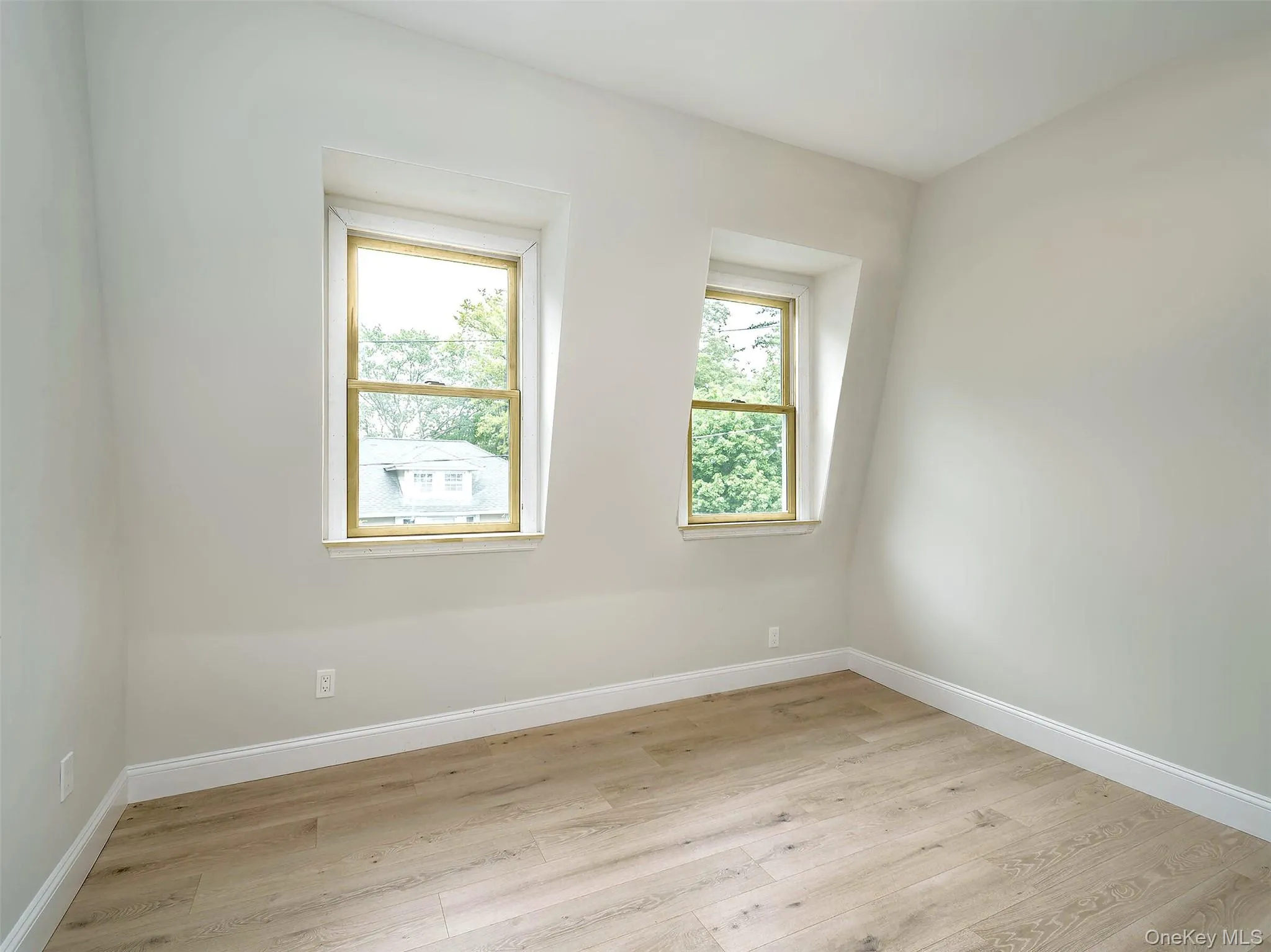 76 Summit Avenue, Oyster Bay, NY, 1 Bedroom Bedrooms, 2 Rooms Rooms,1 BathroomBathrooms,Residential Lease,For Rent,Summit,0,1040030 76 Summit Avenue, Oyster Bay, NY, 1 Bedroom Bedrooms, 2 Rooms Rooms,1 BathroomBathrooms,Residential Lease,For Rent,Summit,0,1040030